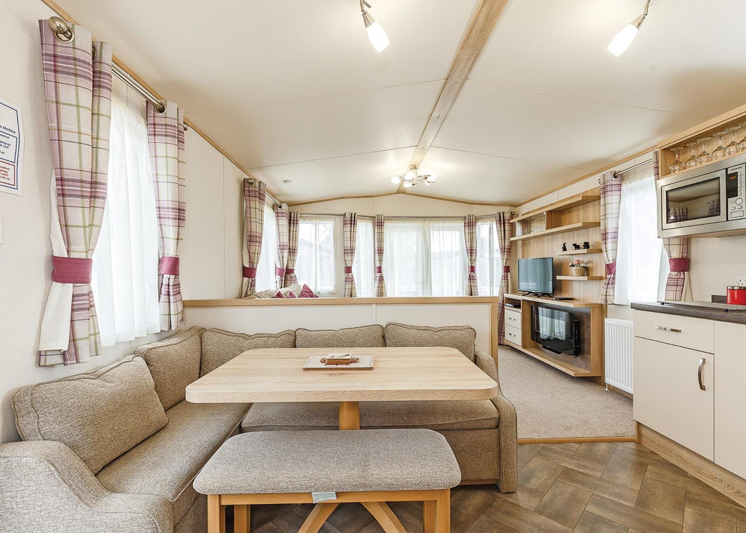 Mobile Home 6 photo 3