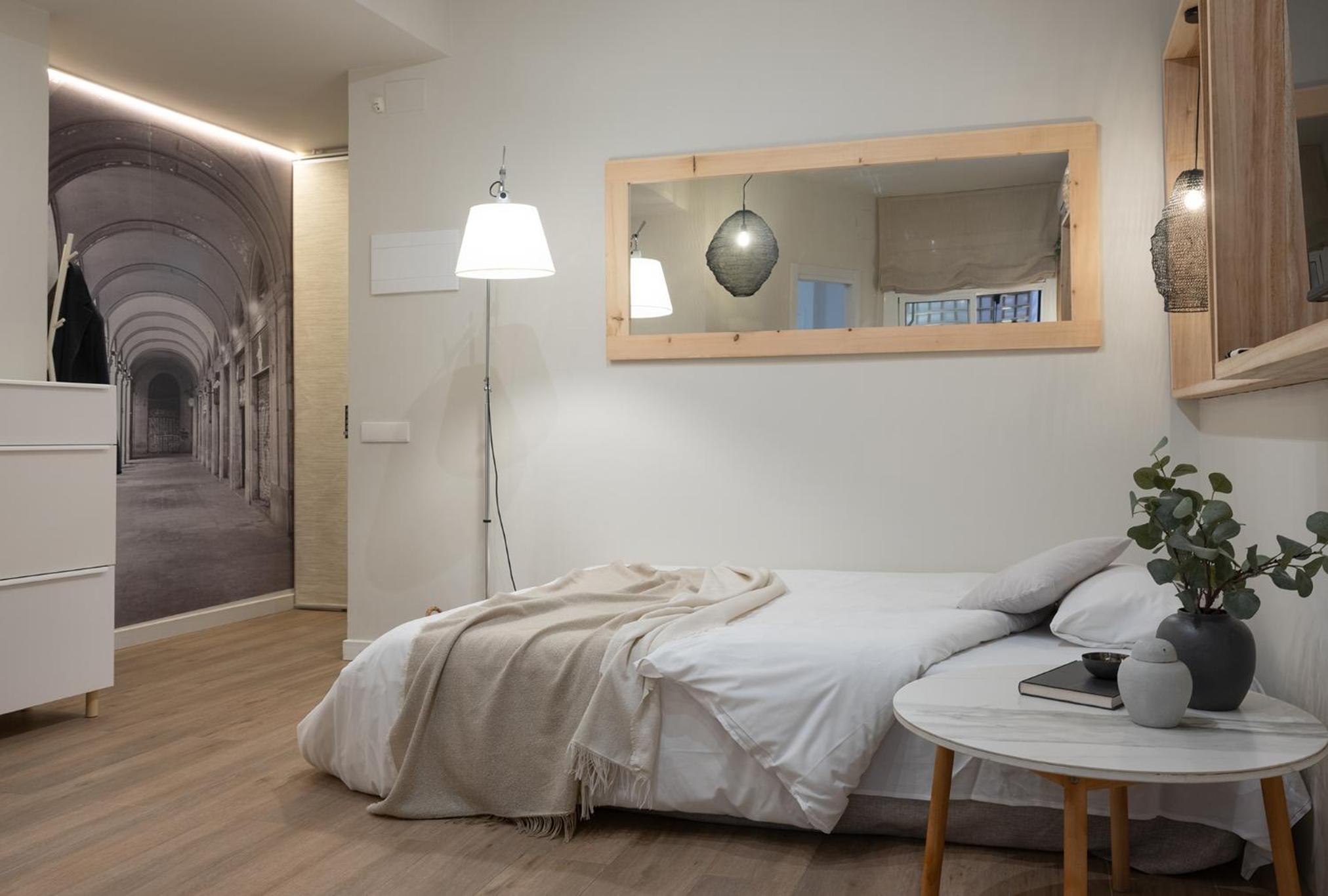 One-Bedroom Apartment photo 2