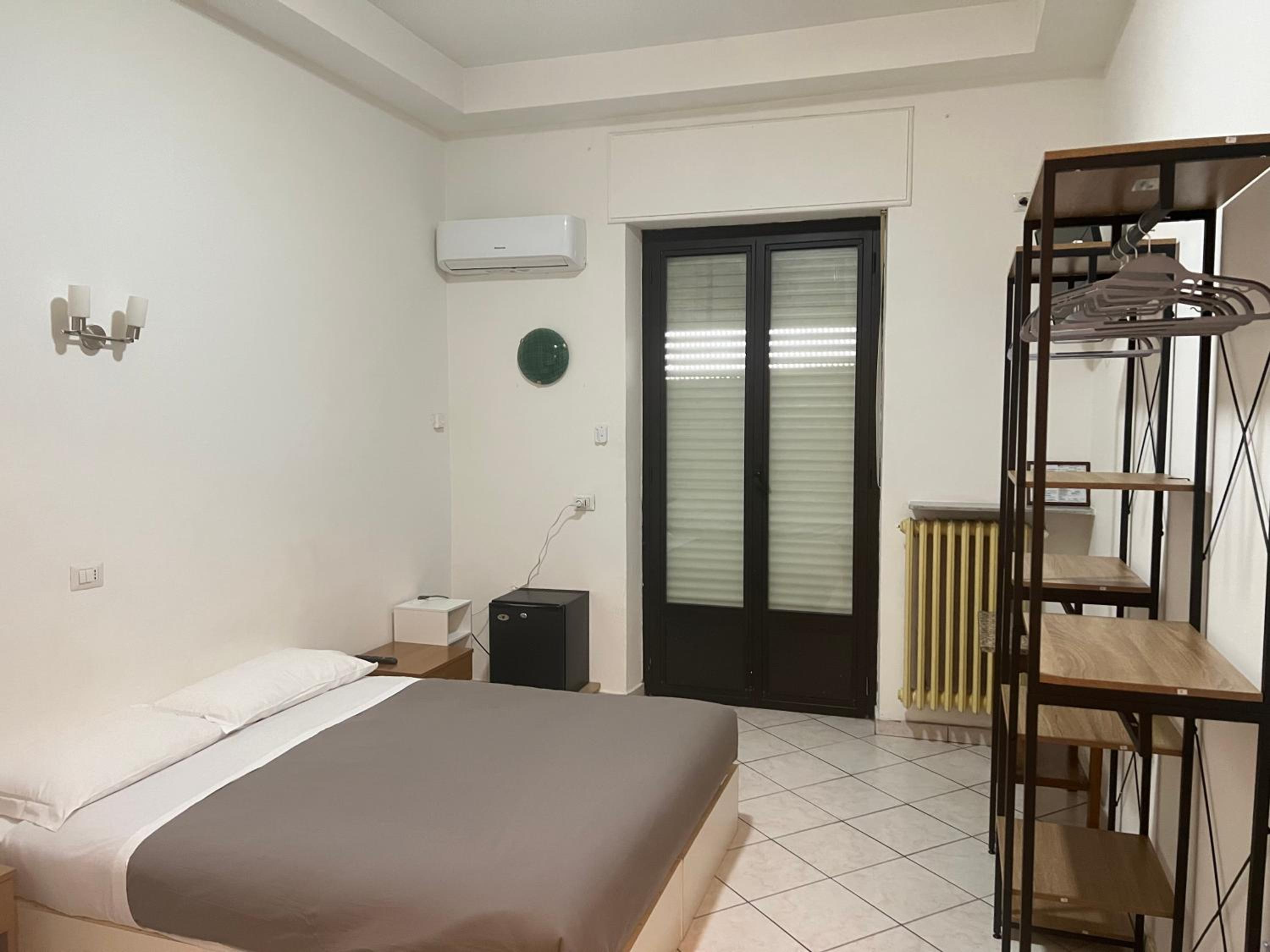 Double Room - Photo 2