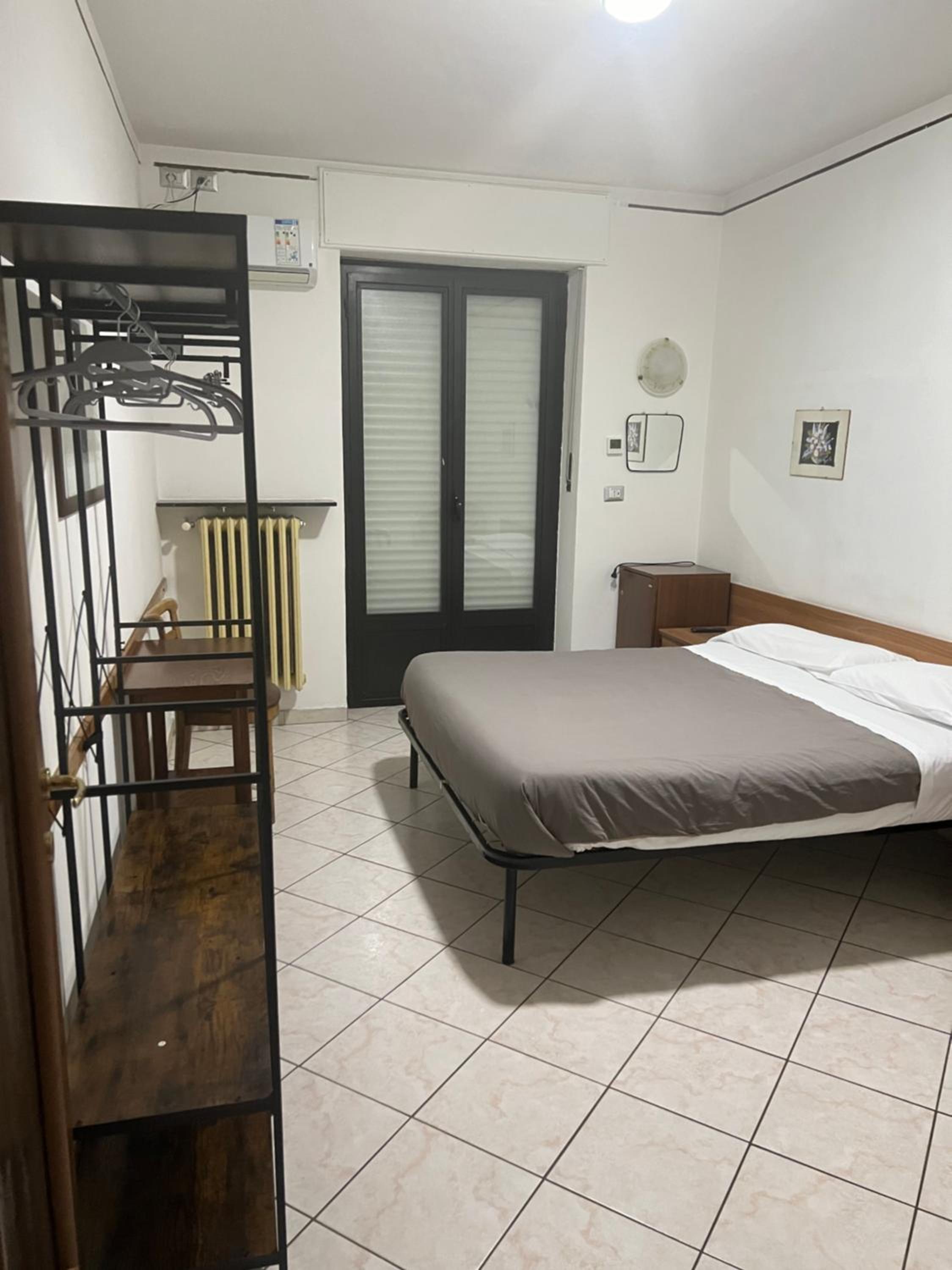 Double Room - Photo 10