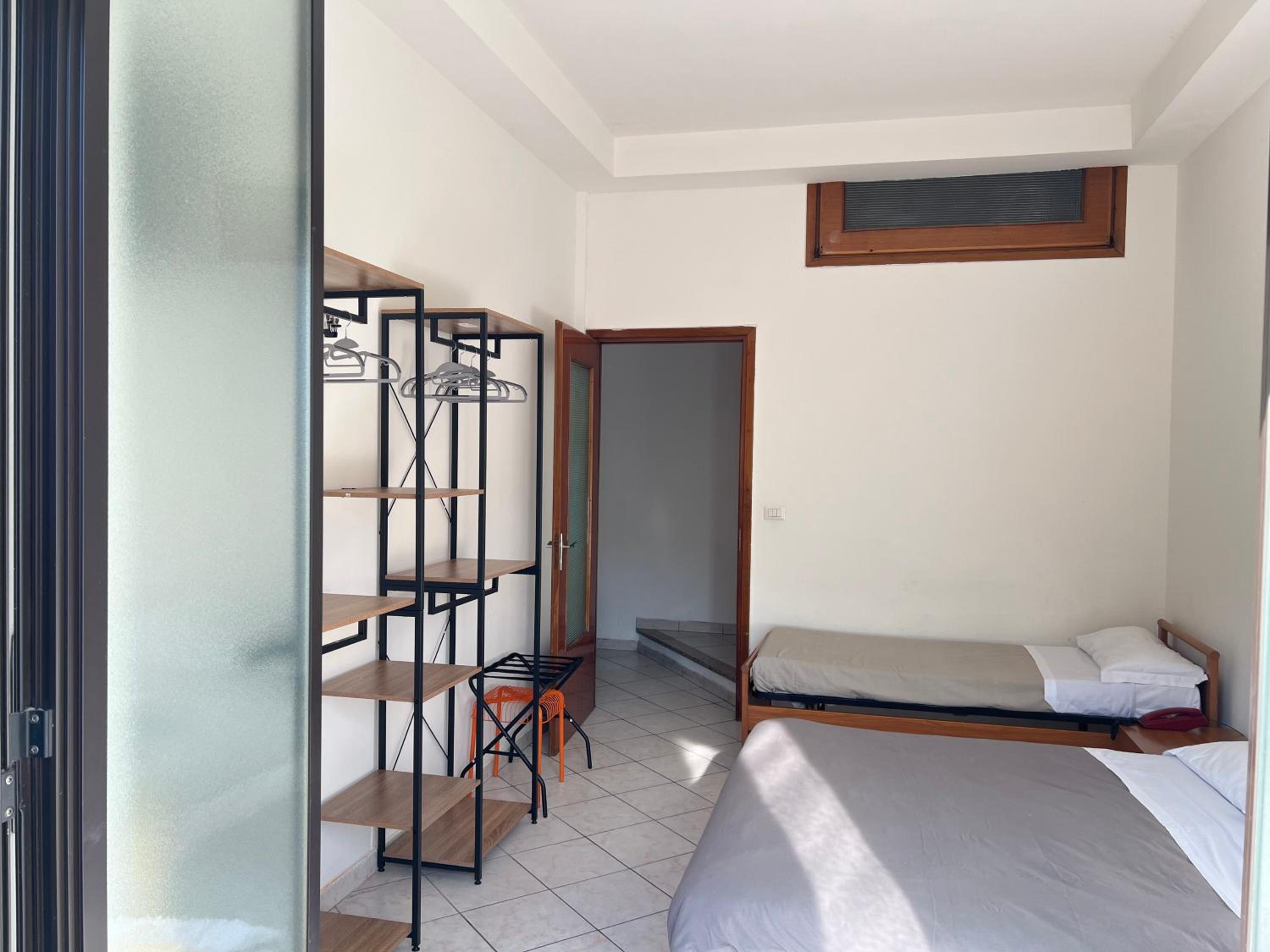 Triple Room - Photo 6