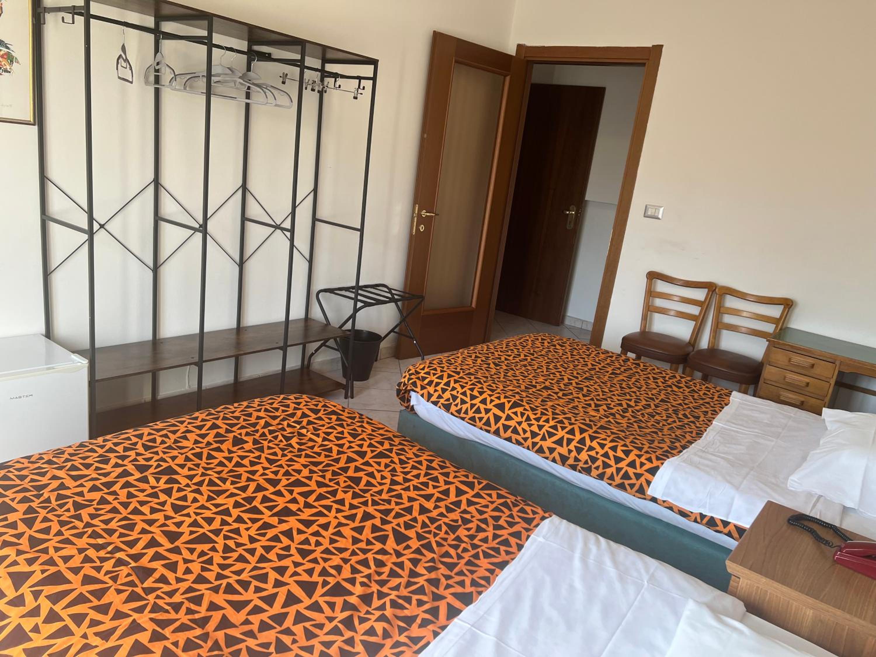 Double Room - Photo 5