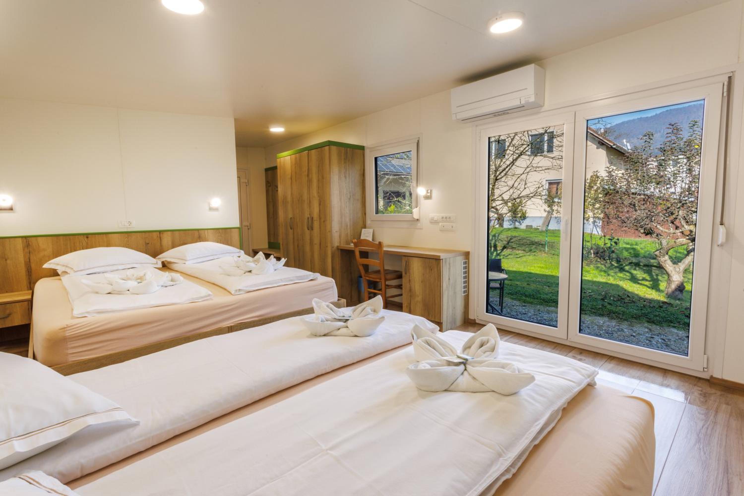 One-Bedroom Bungalow - Photo 10
