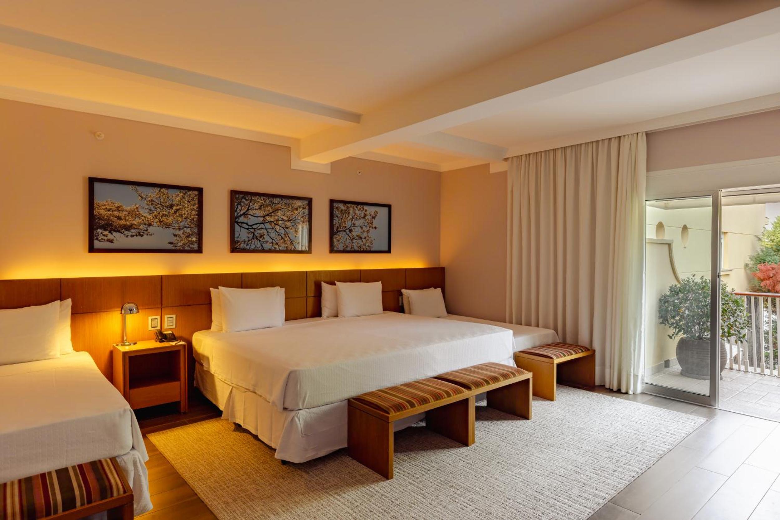 Quadruple Room with Balcony photo 2