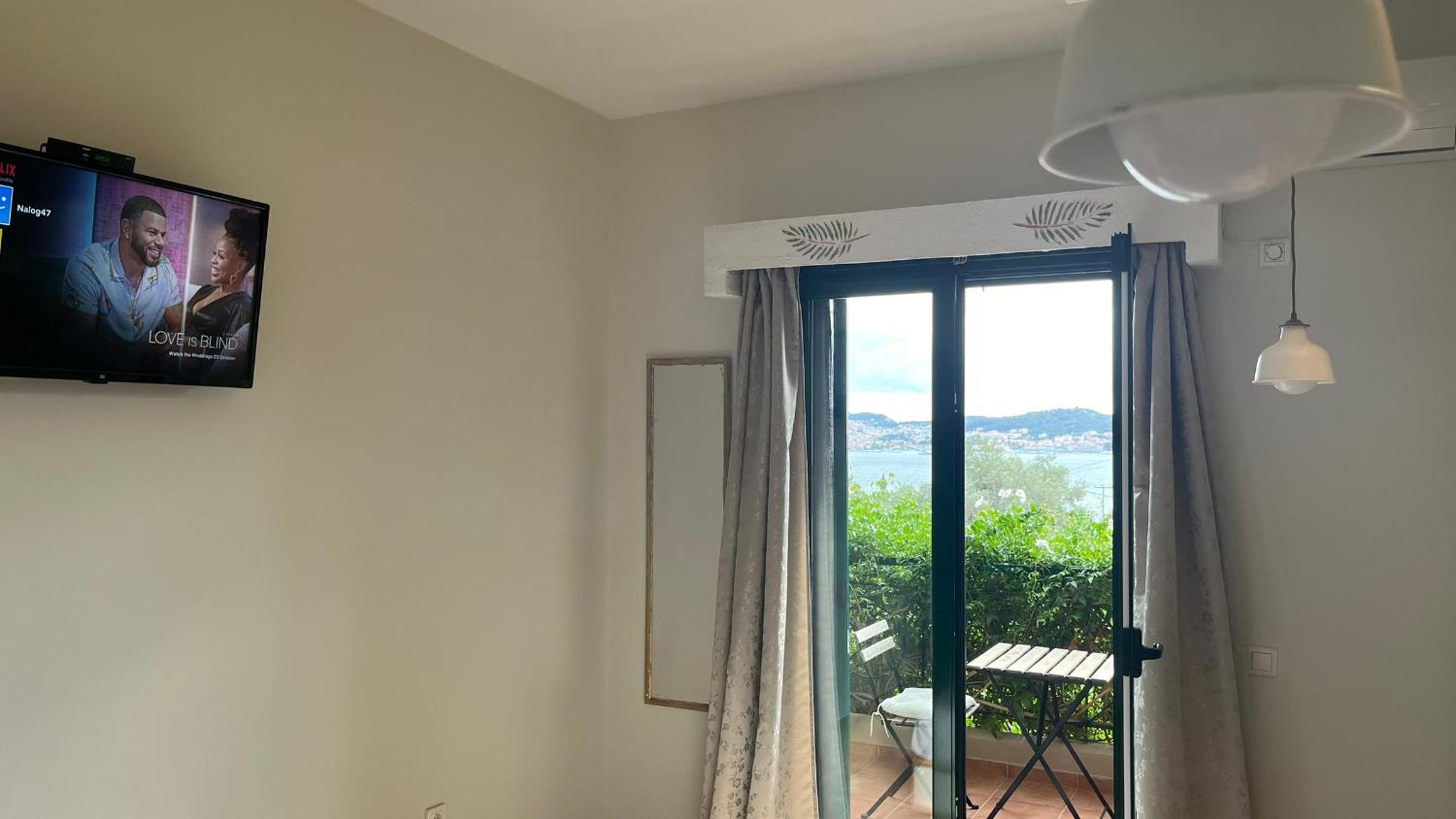 Apartment with Sea View photo 2
