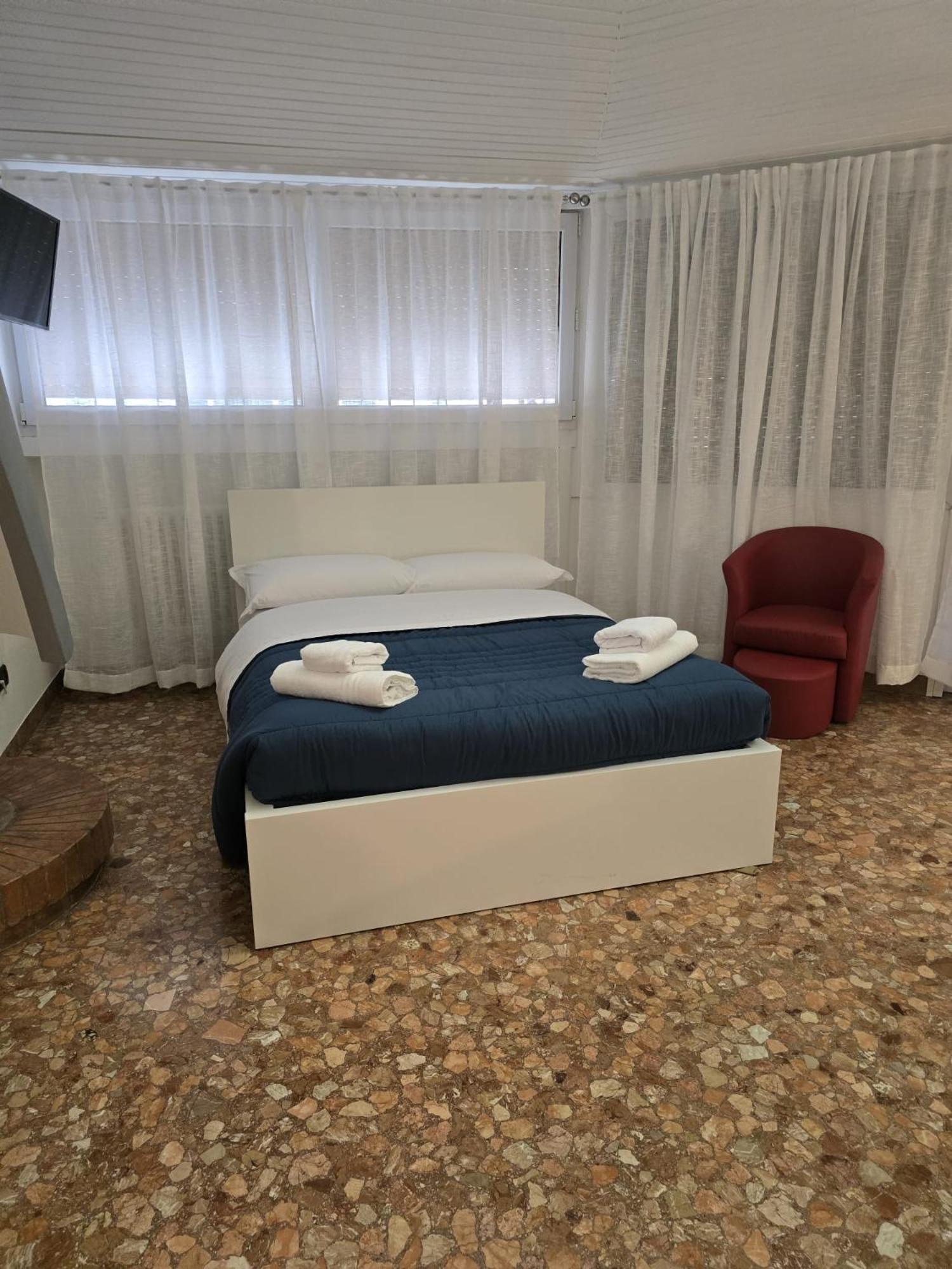 Quadruple Room with Terrace photo 3