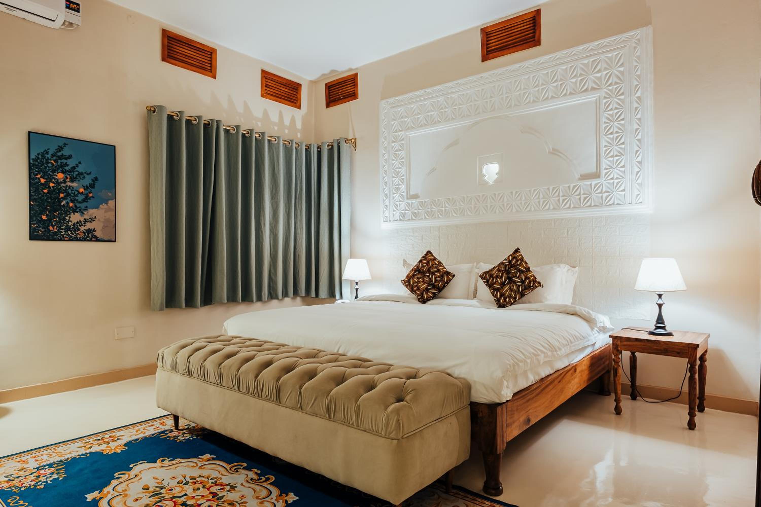 Deluxe King Room photo 1