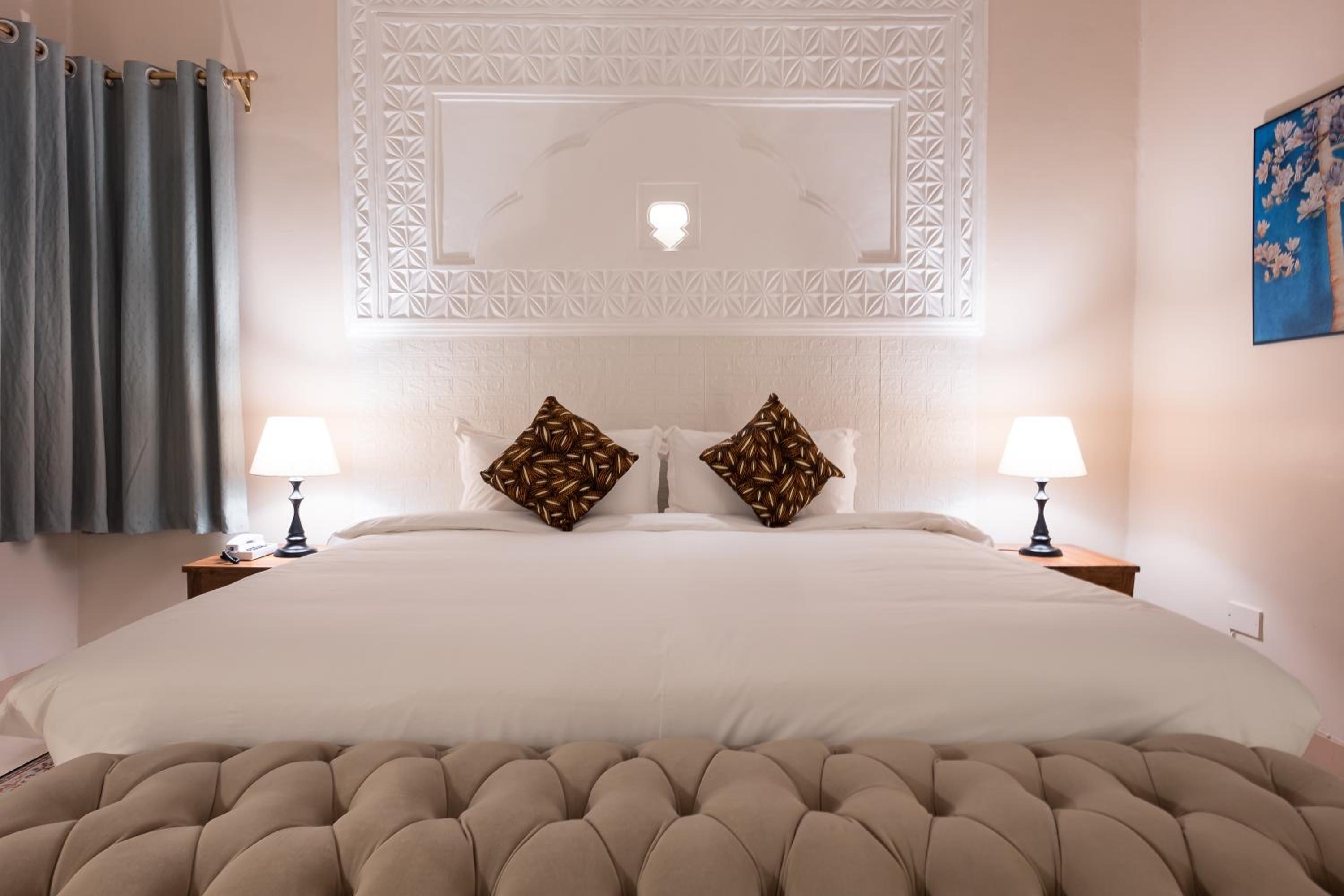 Deluxe King Room photo 3