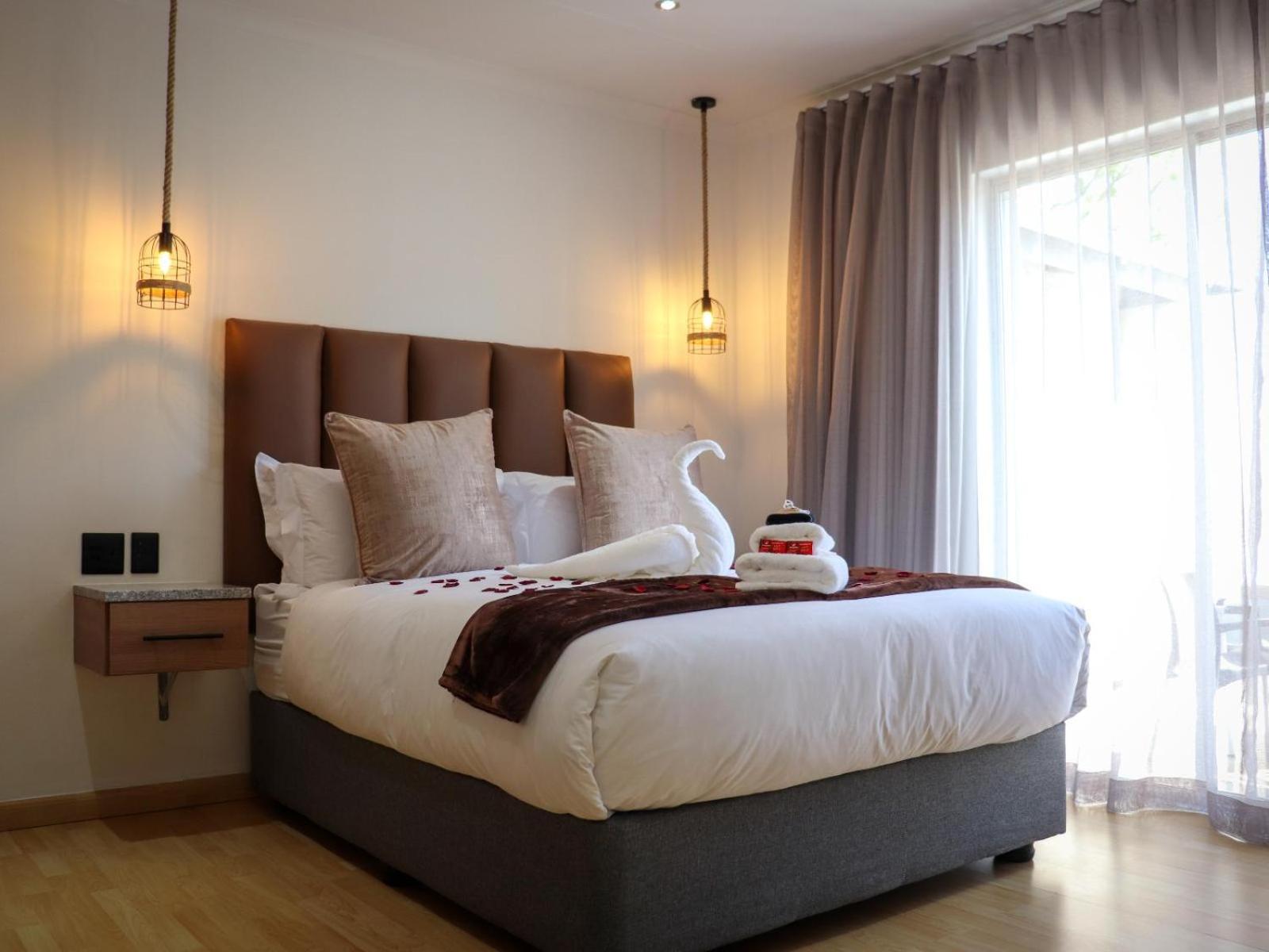 Luxury Queen Room