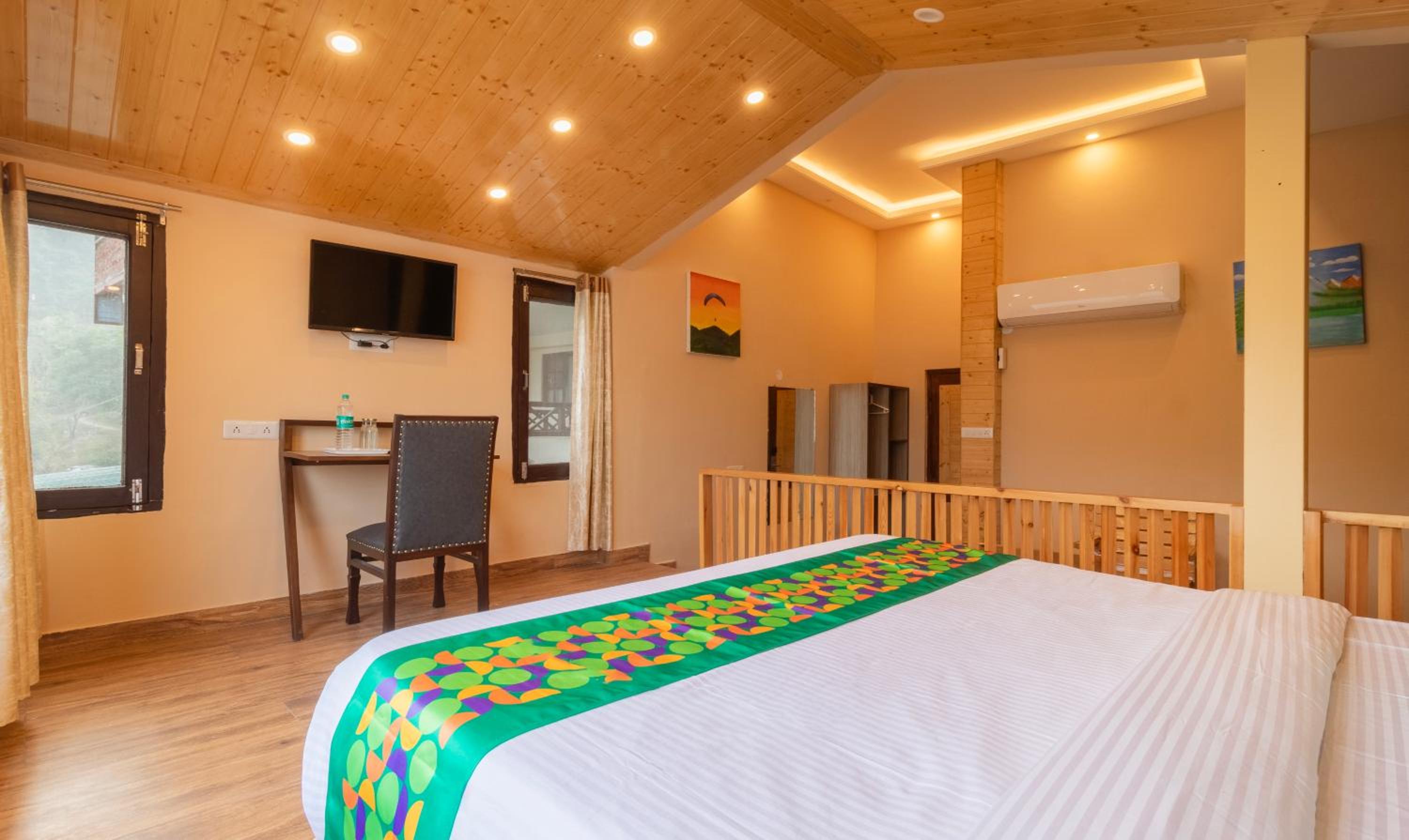 Deluxe Room with Valley View photo 2