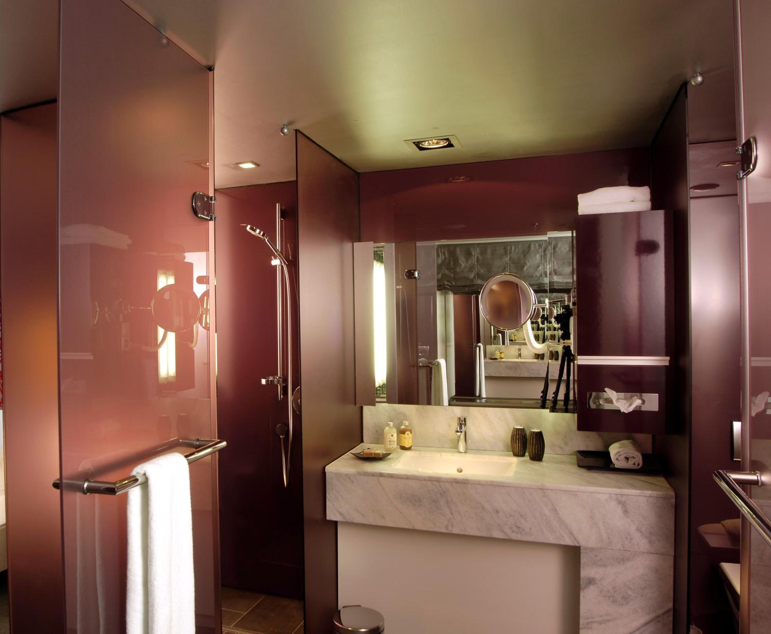 Premium King Room with River View - High Floor photo 3
