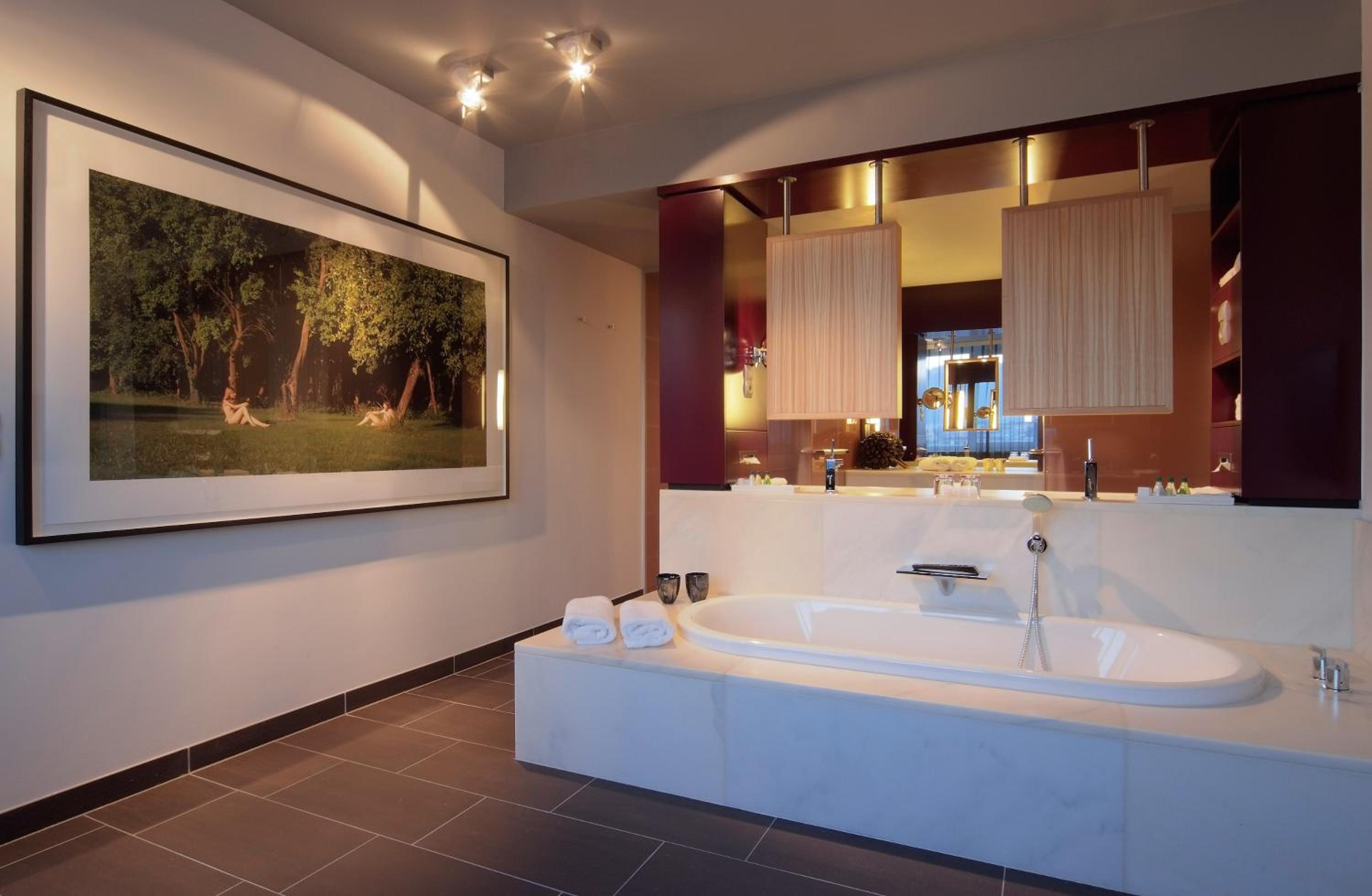 Premium King Room with River View photo 3