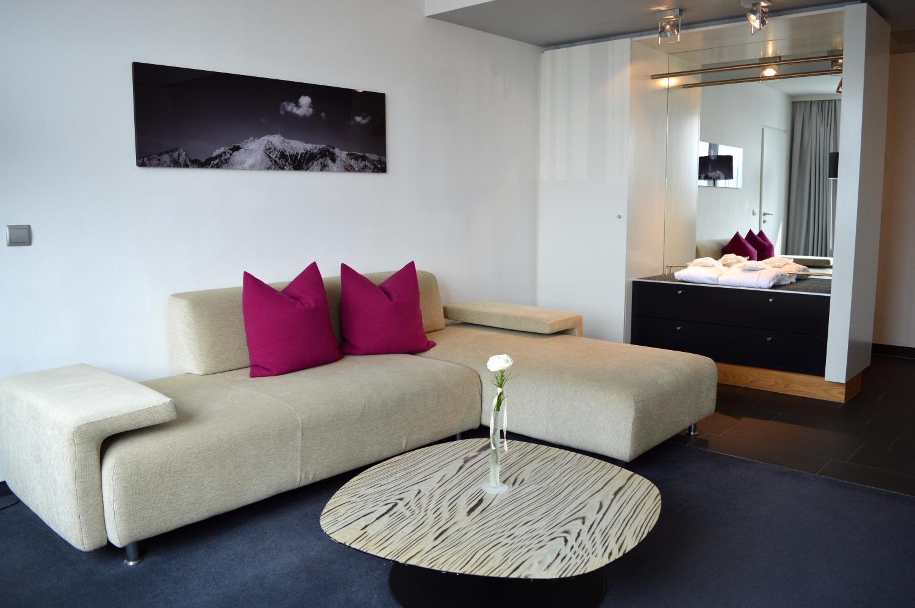 Premium King Room with River View - High Floor photo 1