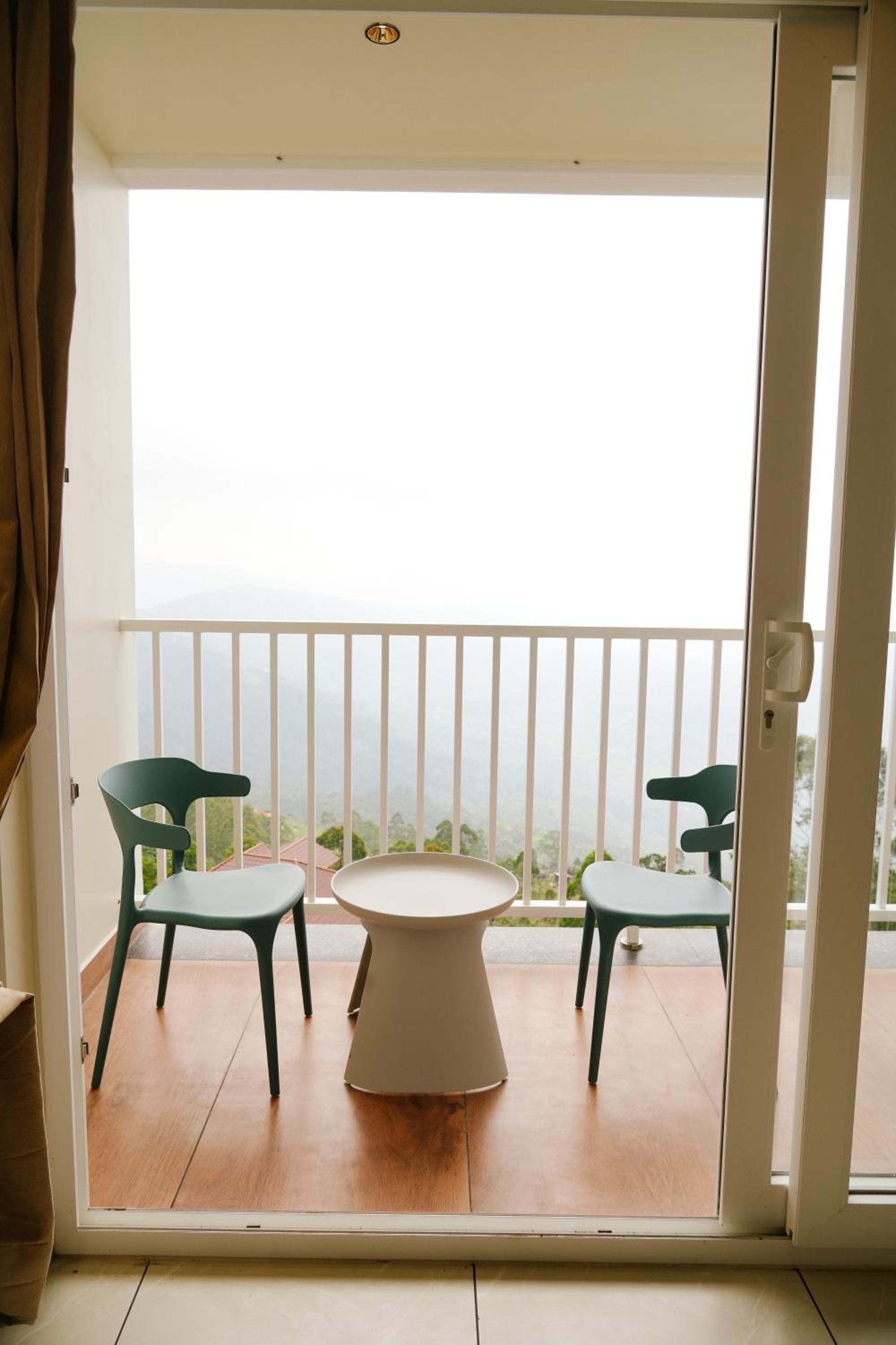 Deluxe Double Room with Balcony photo 2