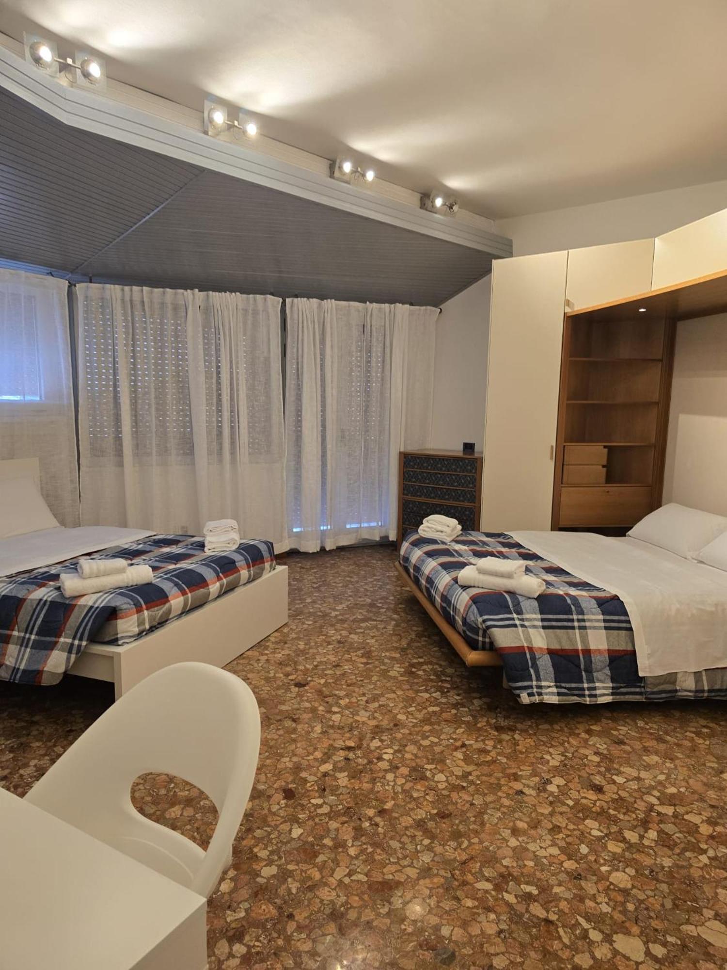 Quadruple Room with Shared Bathroom photo 1