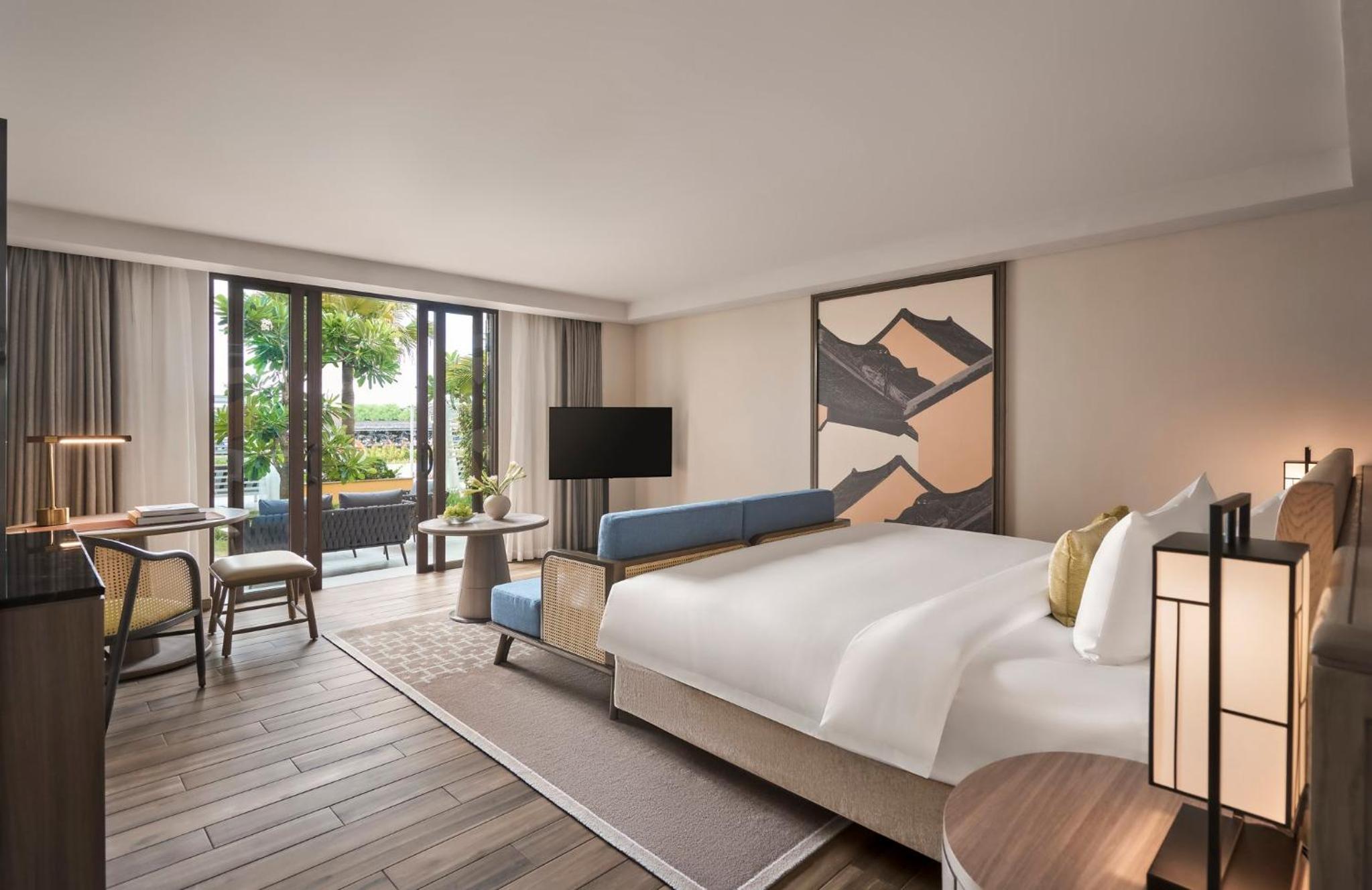 Premium King Room with Terrace Access - Photo 2