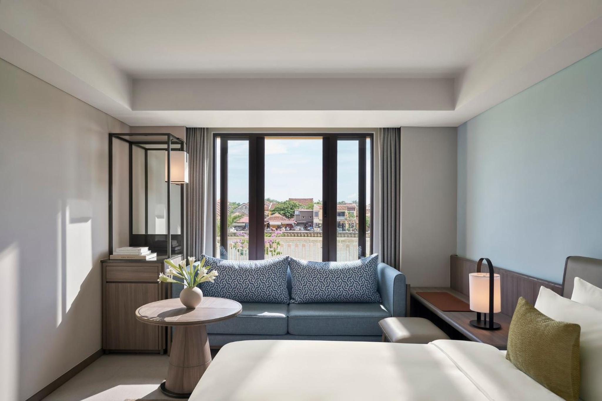 Deluxe King Room with River View - Photo 1