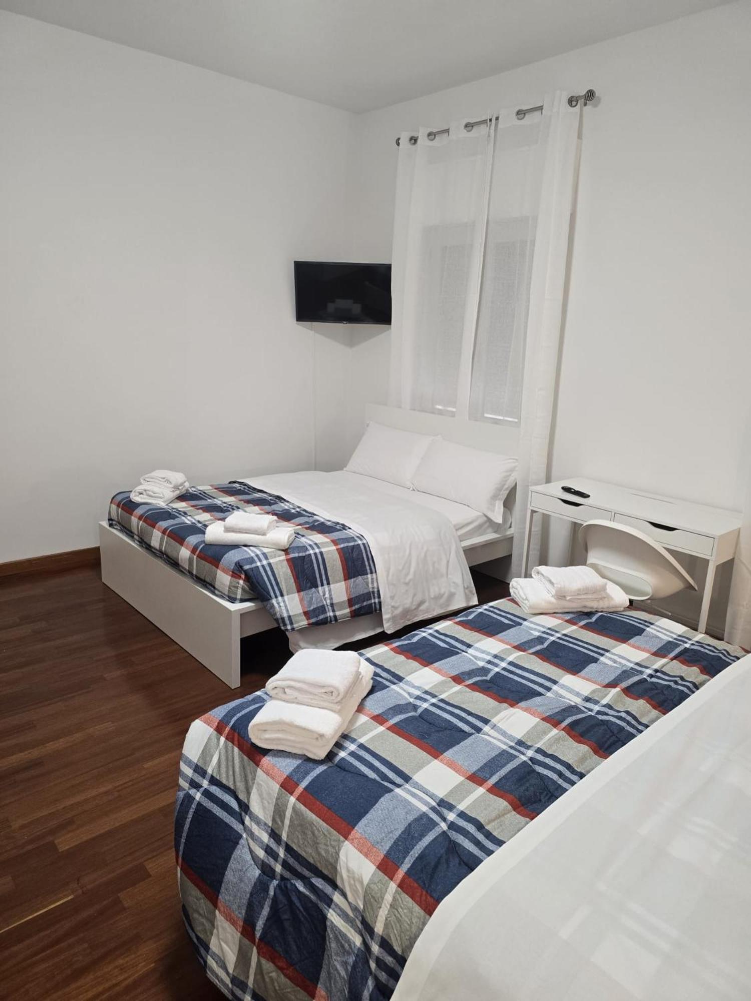 Triple Room with Shared Bathroom photo 2
