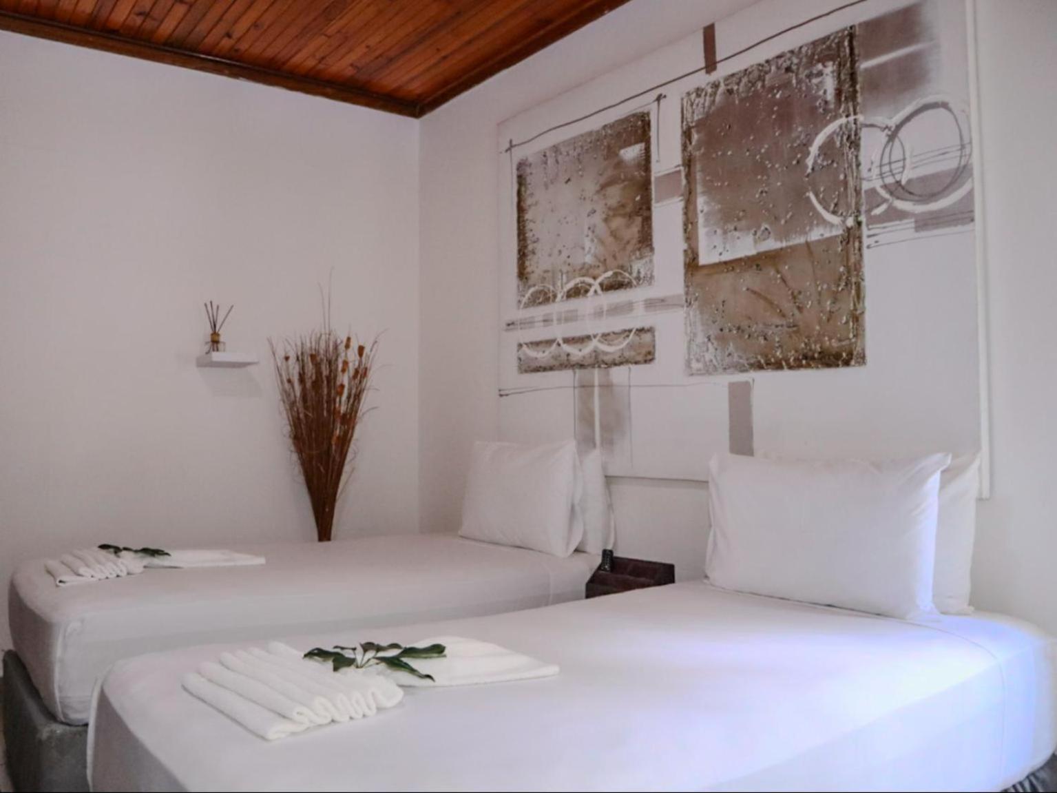 Deluxe King Room - Photo 3