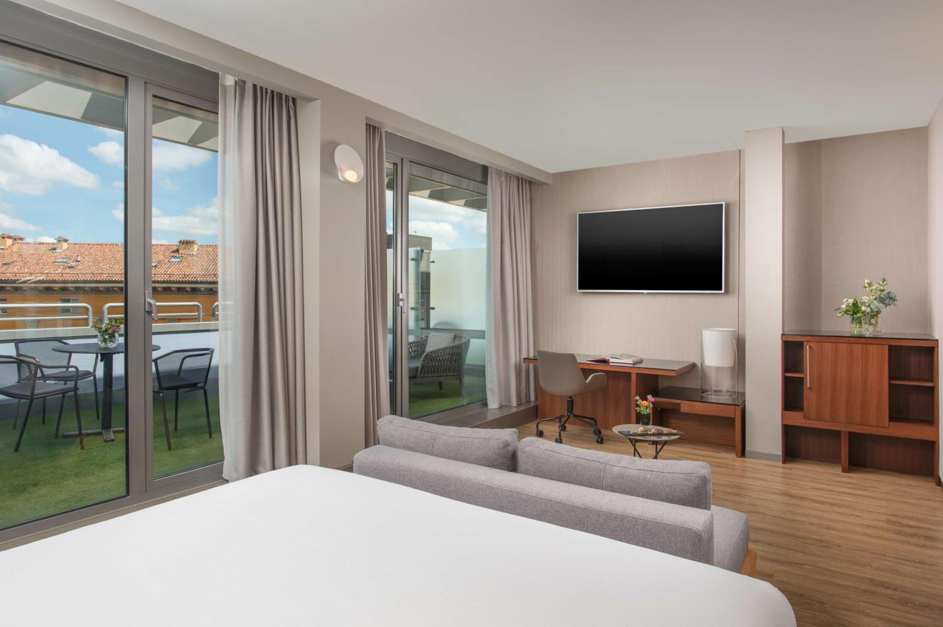 Junior Suite with Terrace - Photo 1