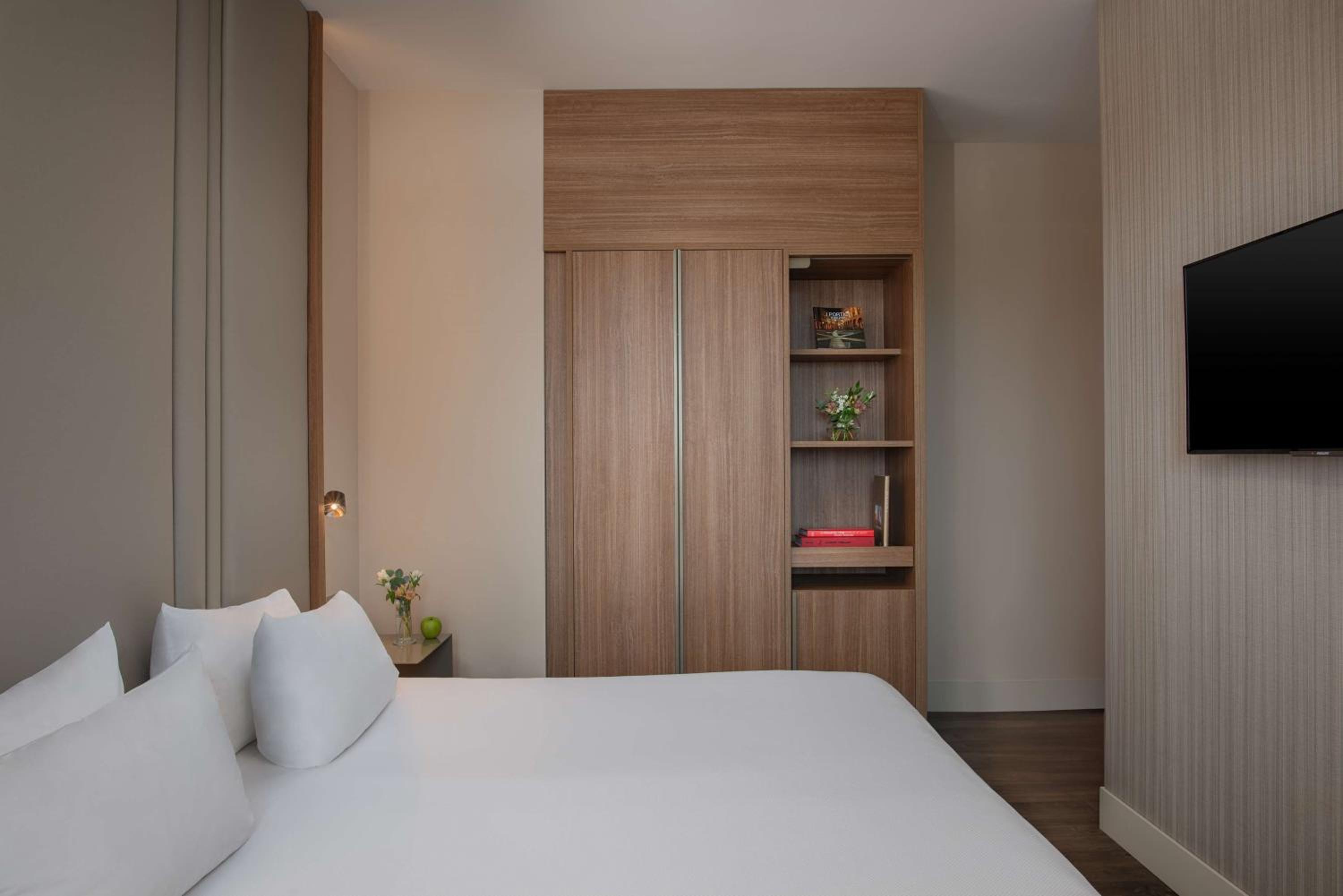 Standard Double or Twin Room - Photo 2