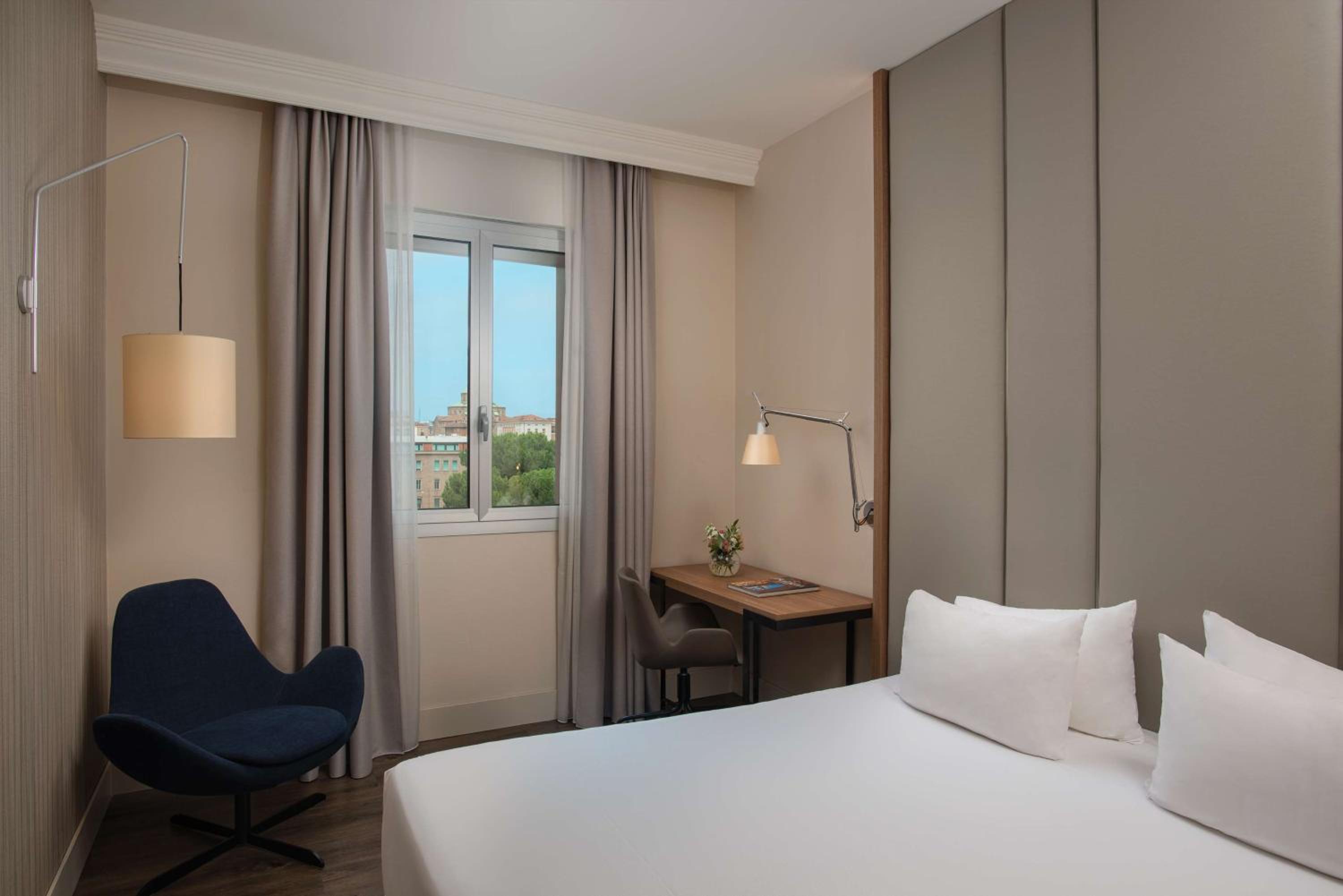 Standard Double or Twin Room - Photo 1
