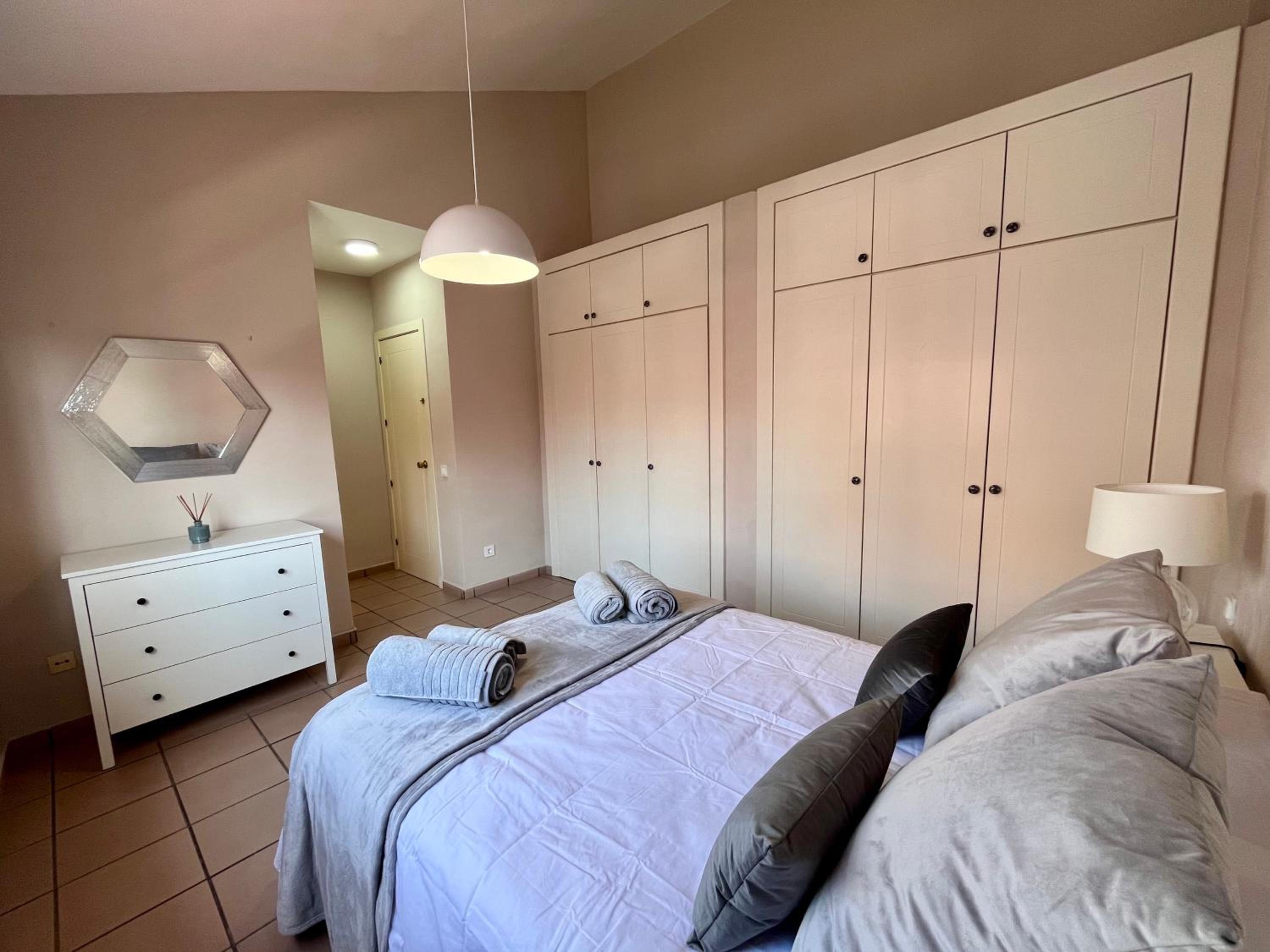 Three-Bedroom House photo 3