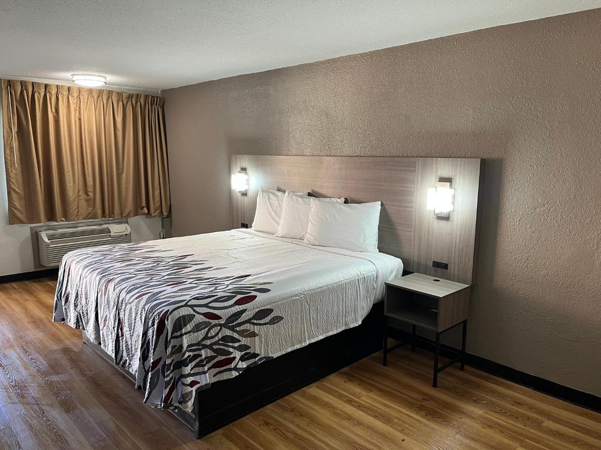 Deluxe King Room Non-Smoking photo 1