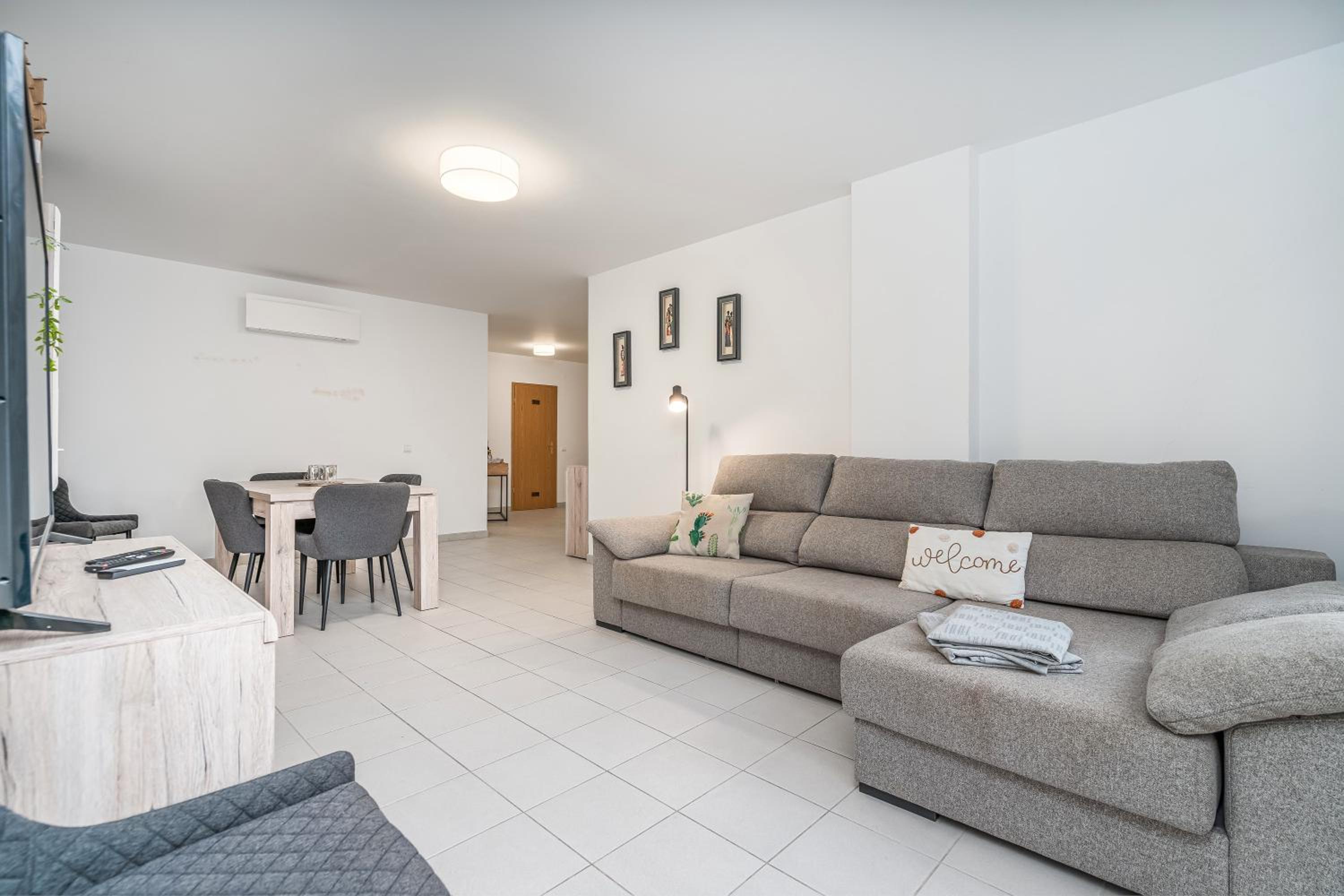 Three-Bedroom Premium Apartment with Balcony photo 3