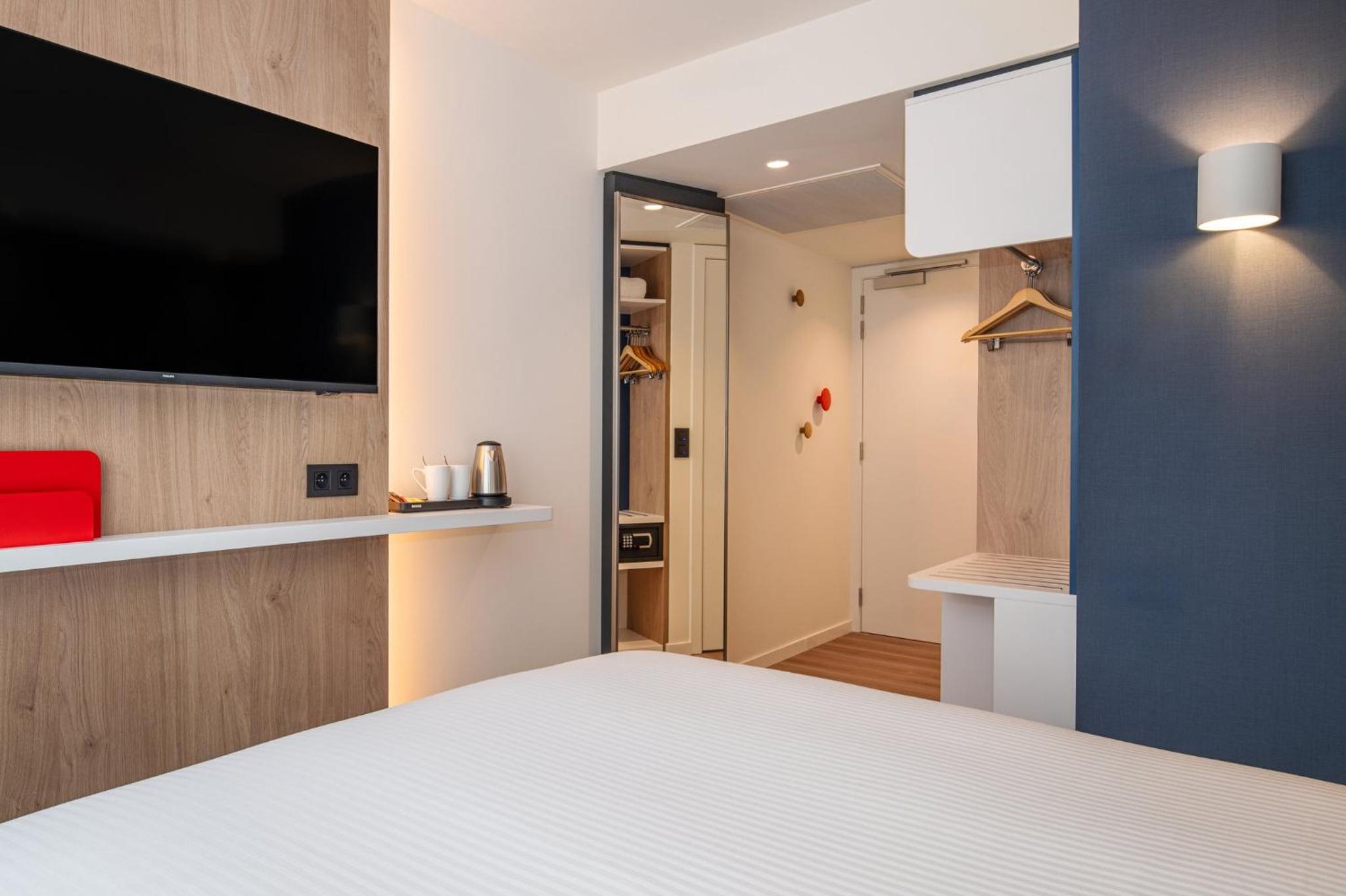 Standard King Room - Photo 3
