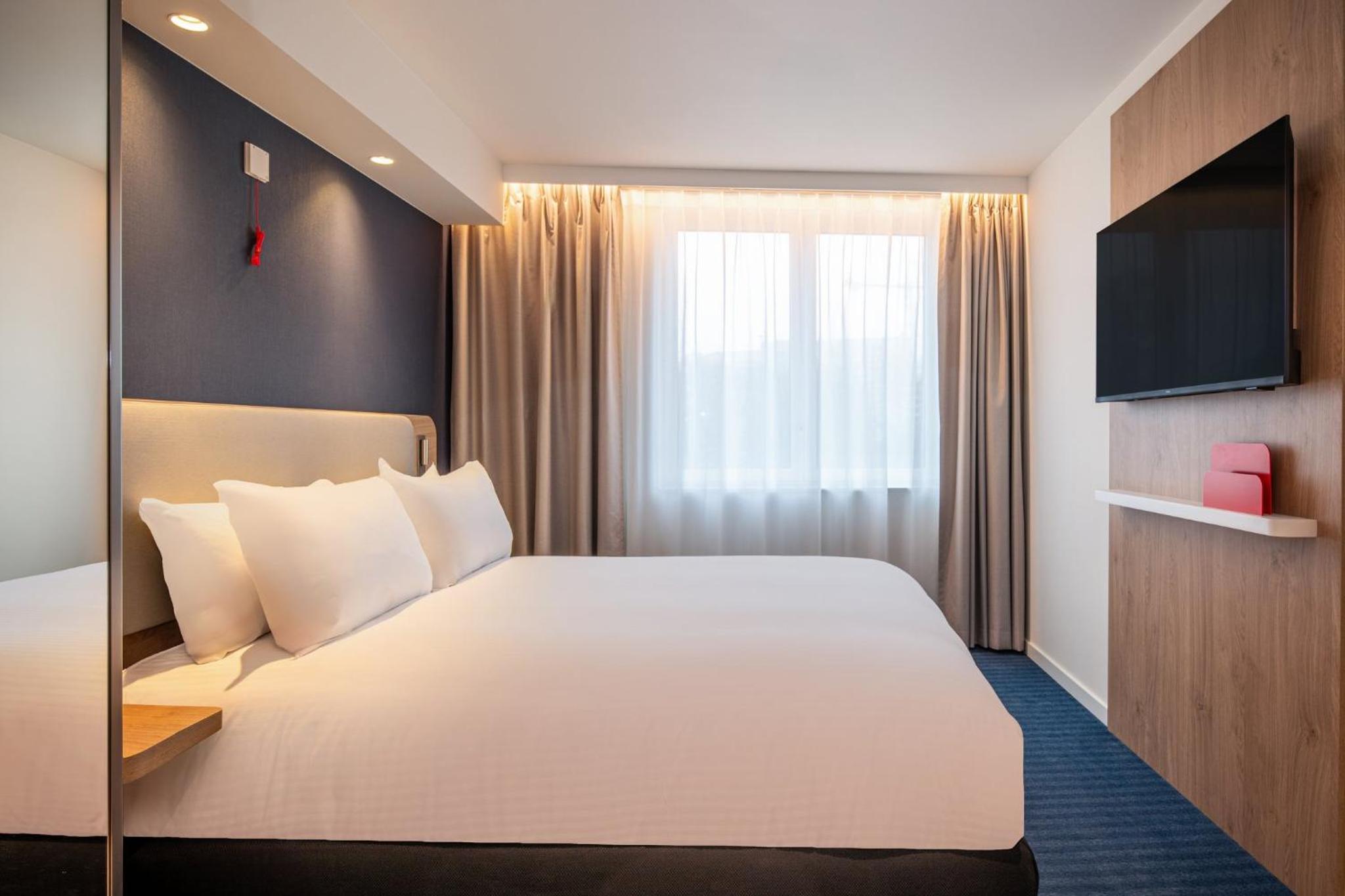 Standard Queen Room - Accessible - Photo 2