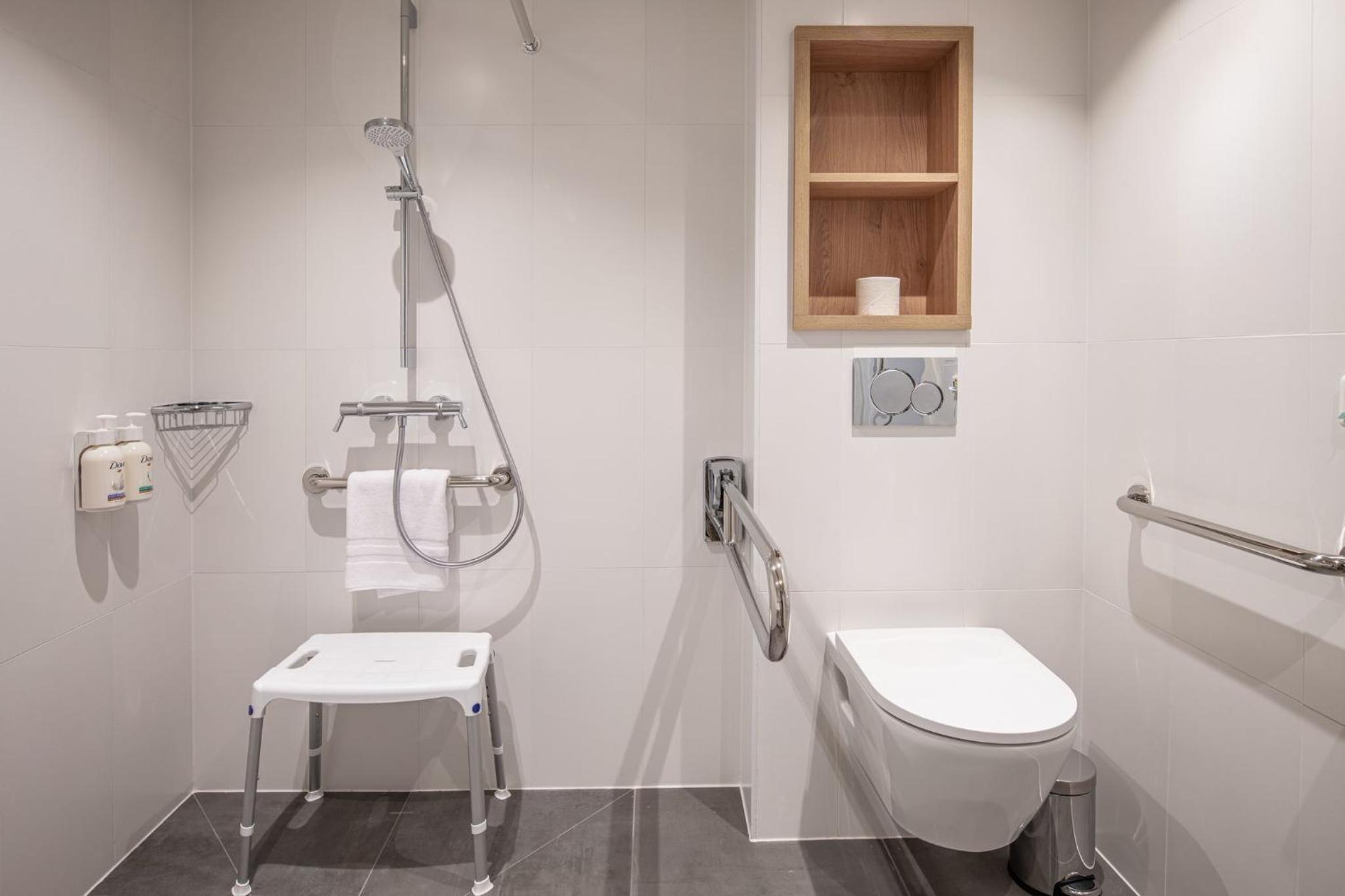 Standard Queen Room - Accessible - Photo 3