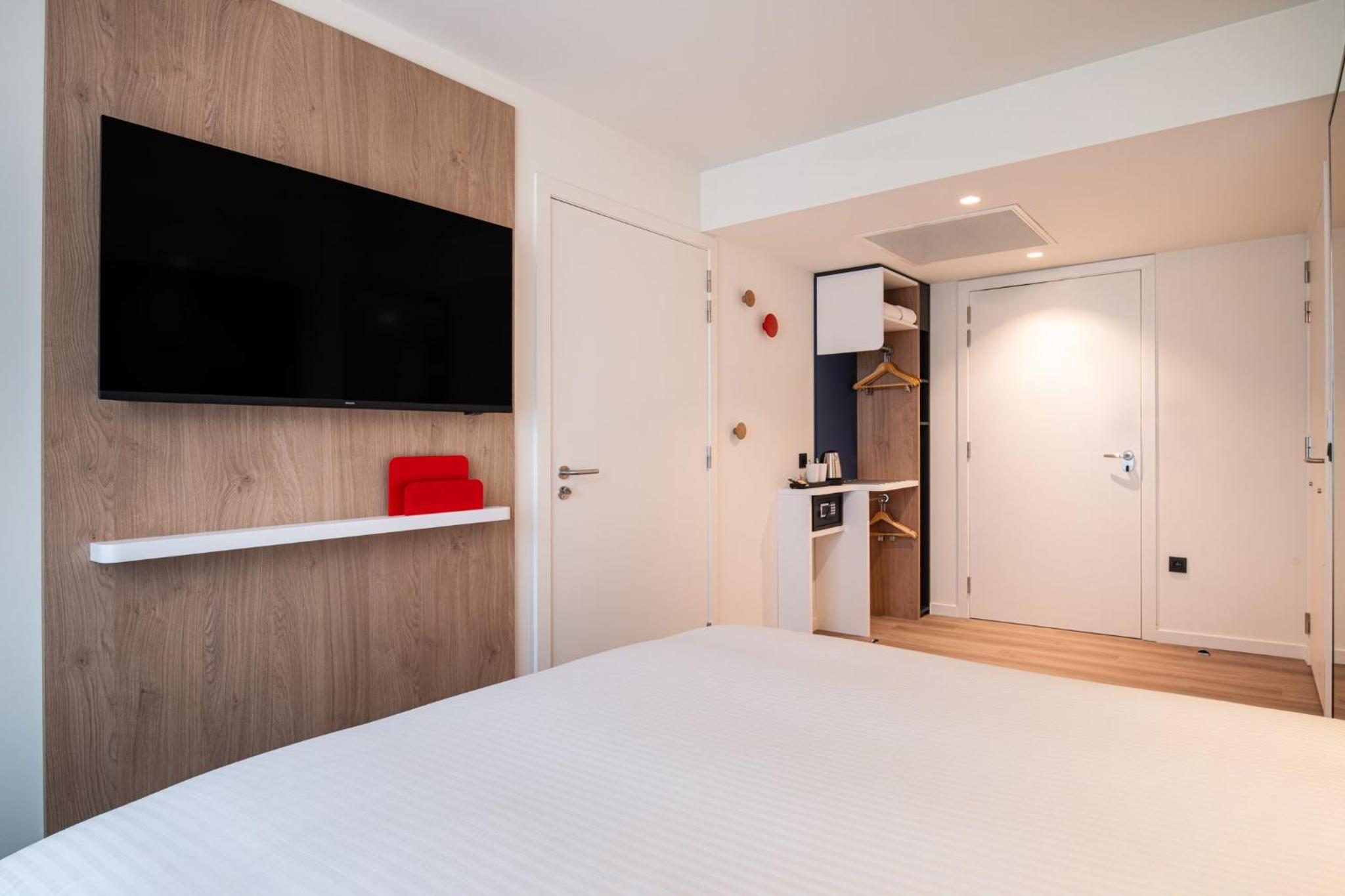 Standard Queen Room - Accessible - Photo 5