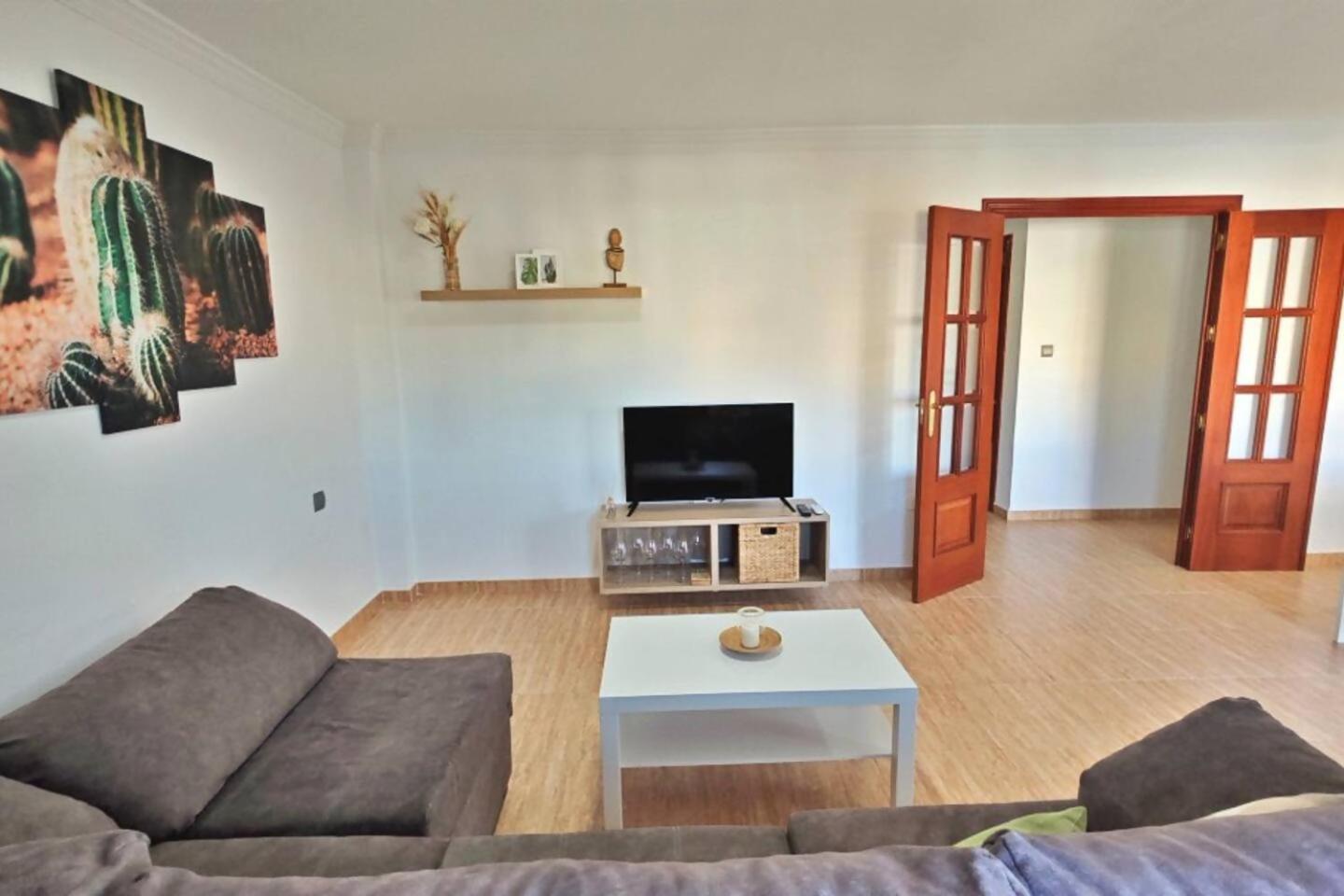 Three-Bedroom Apartment photo 3