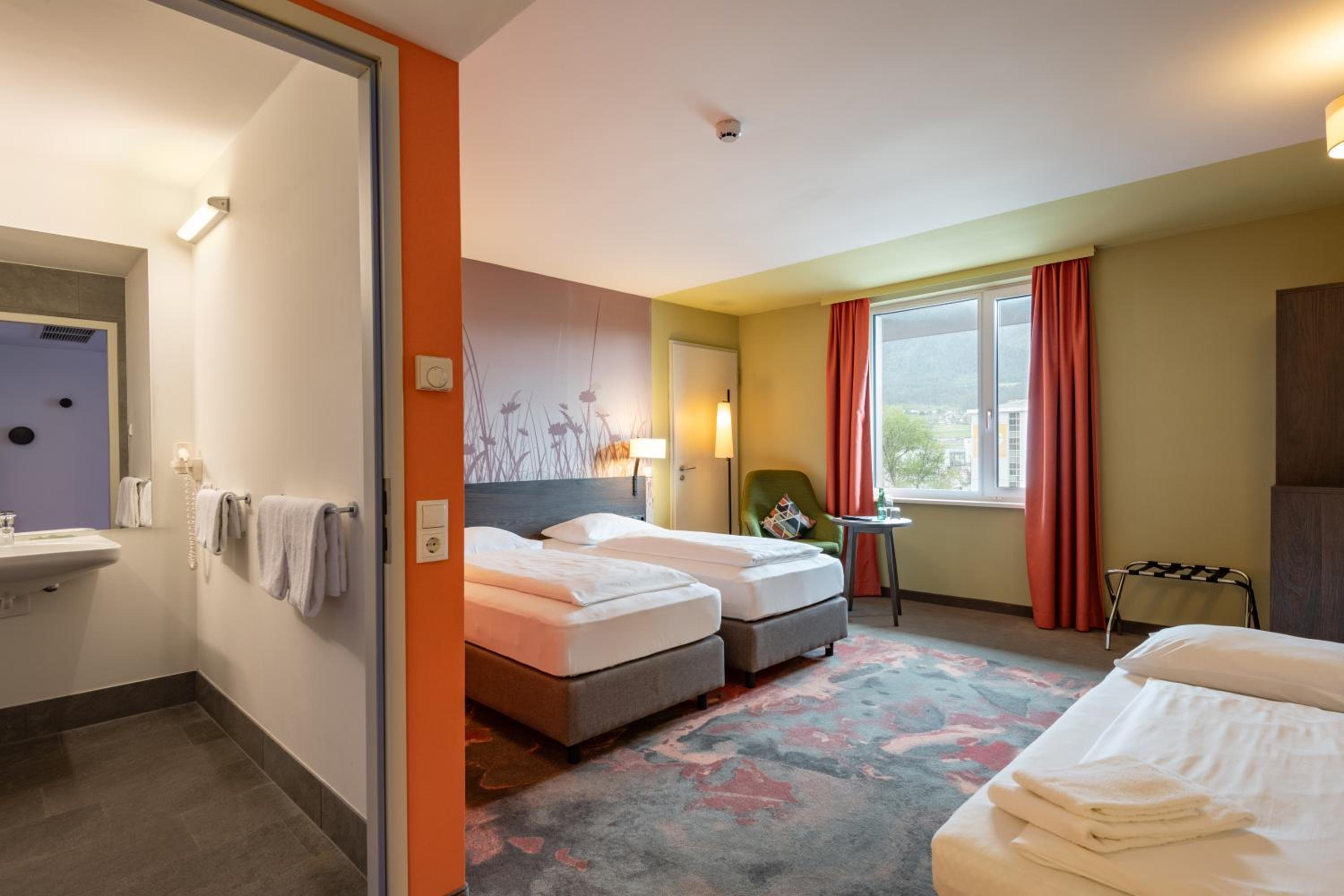 Superior Double or Twin Room with Mountain View photo 2