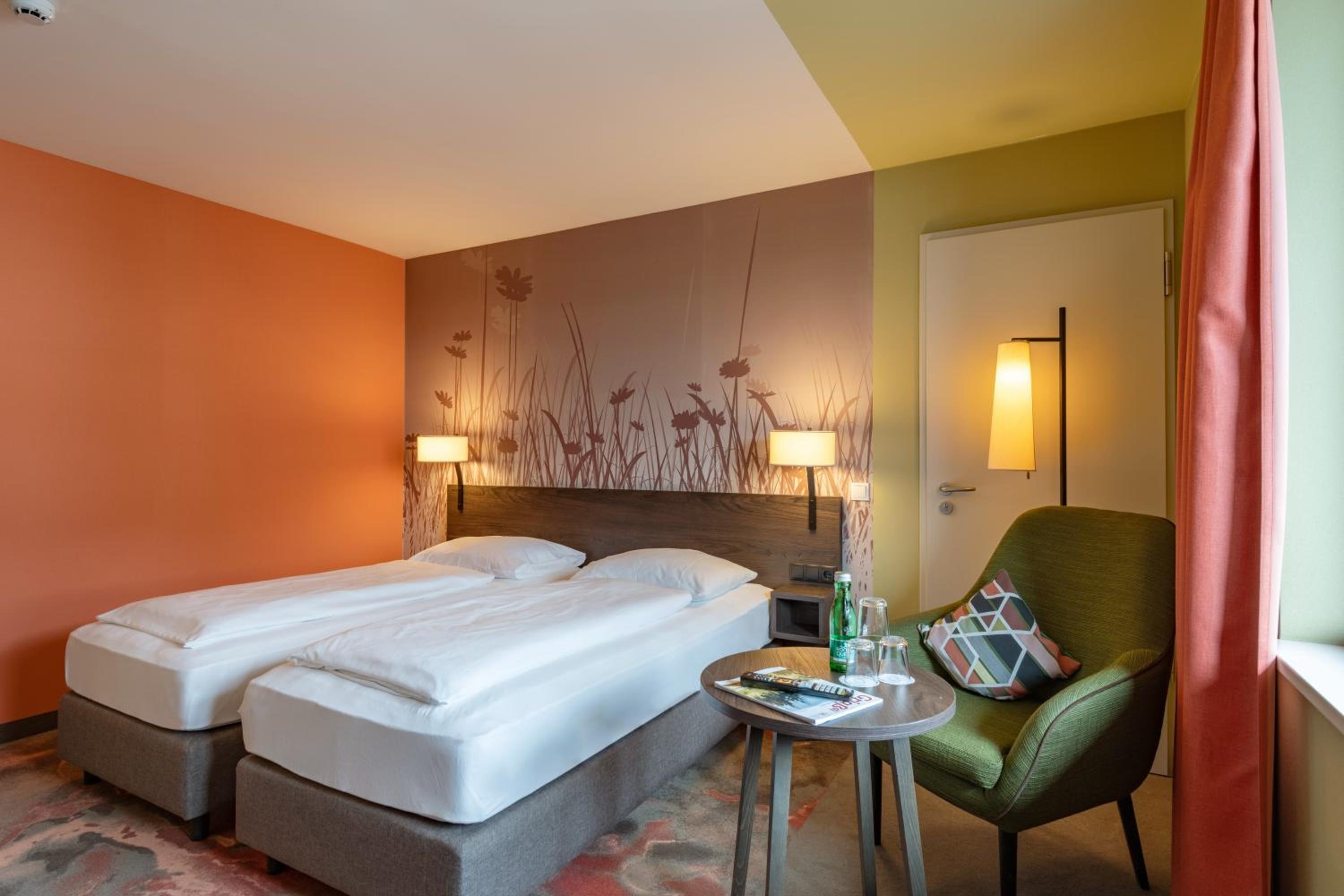 Standard Twin Room with Mountain View photo 1