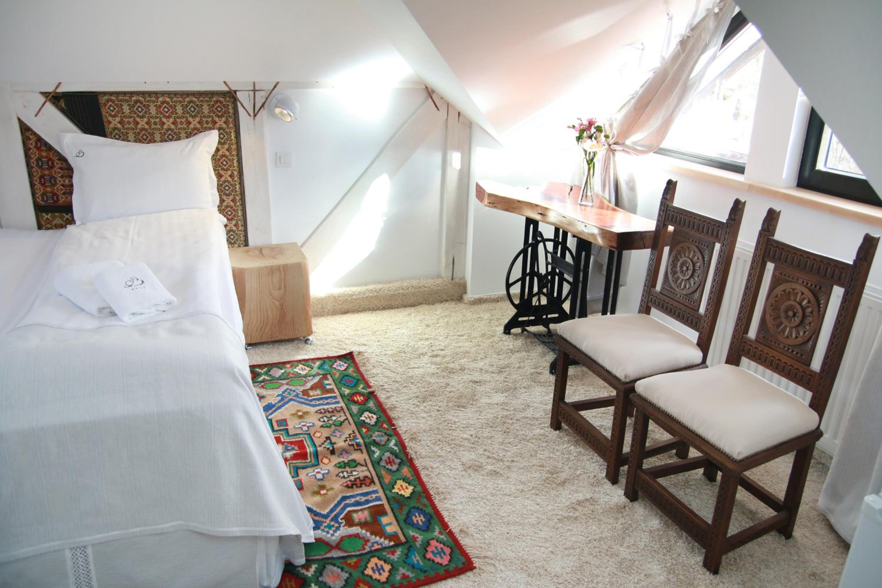 Deluxe Double or Twin Room photo 2