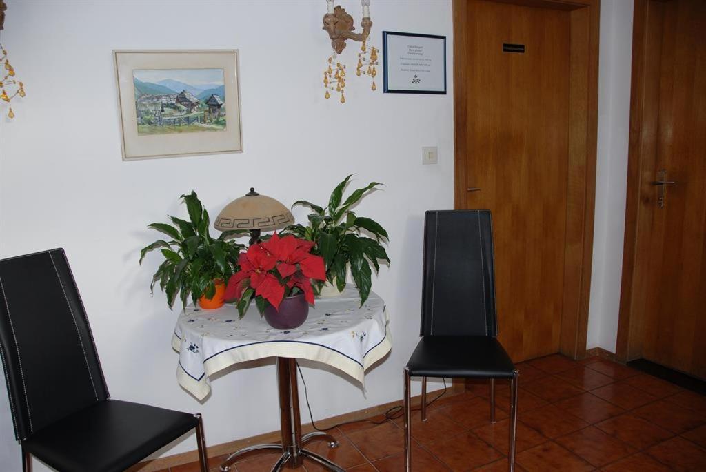 Apartment photo 2