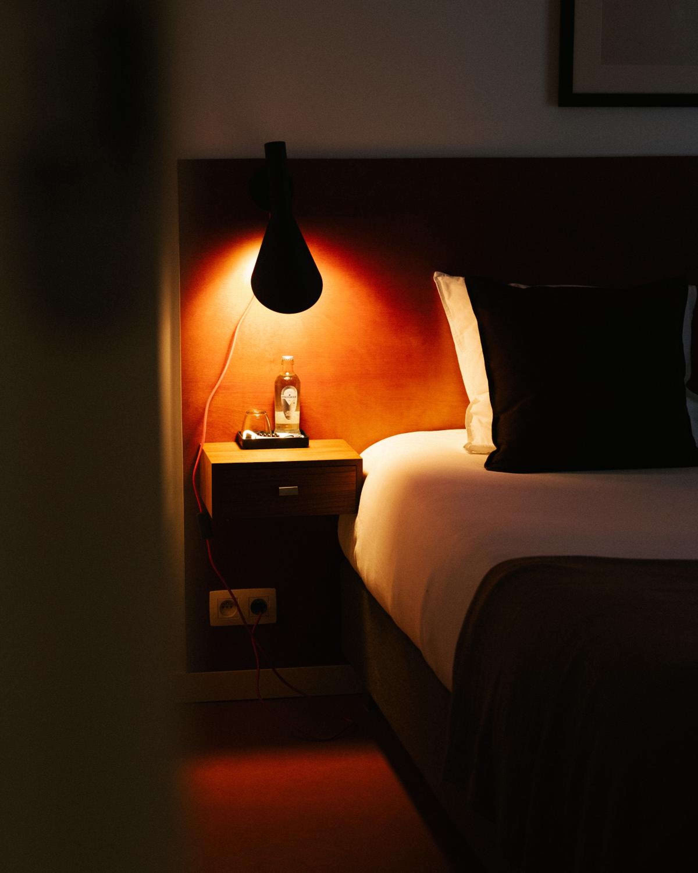 Deluxe King Suite photo 1