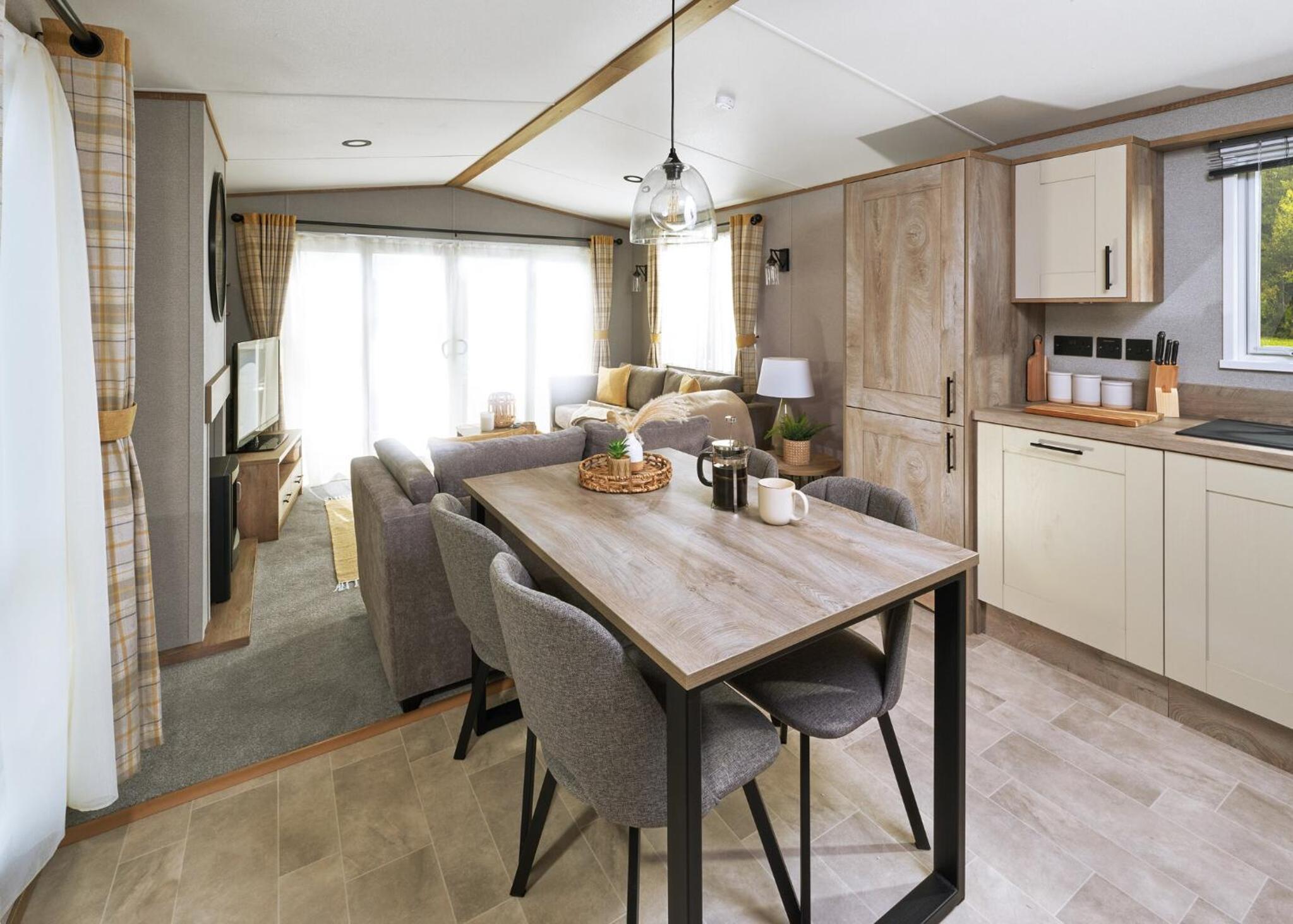 Mobile Home photo 2