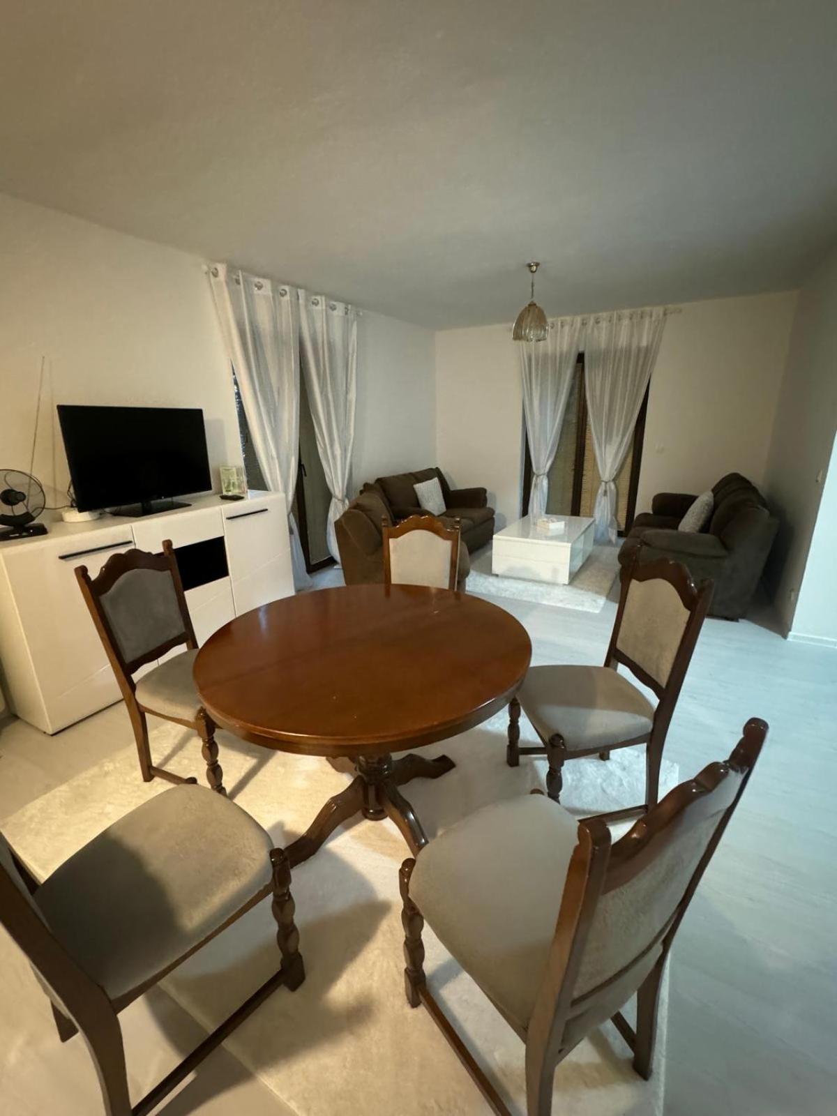 Two-Bedroom Apartment with Balcony photo 1