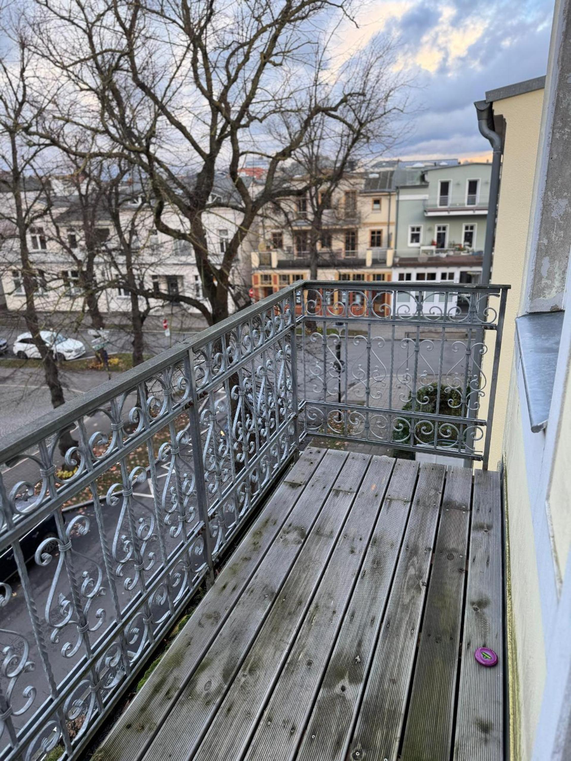 One-Bedroom Apartment with Park View photo 2