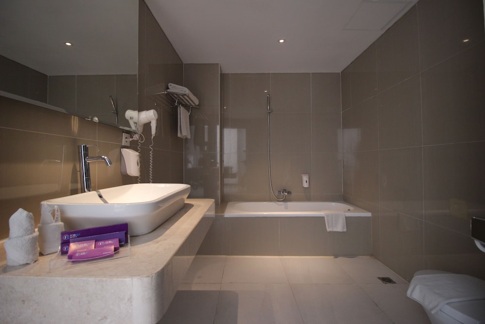 Suite - Photo 2