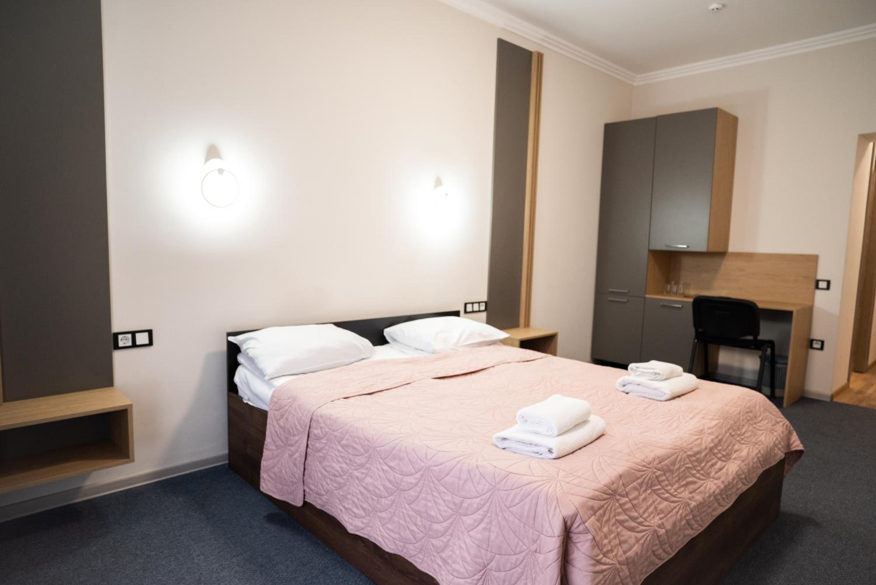 Standard Double or Twin Room photo 2