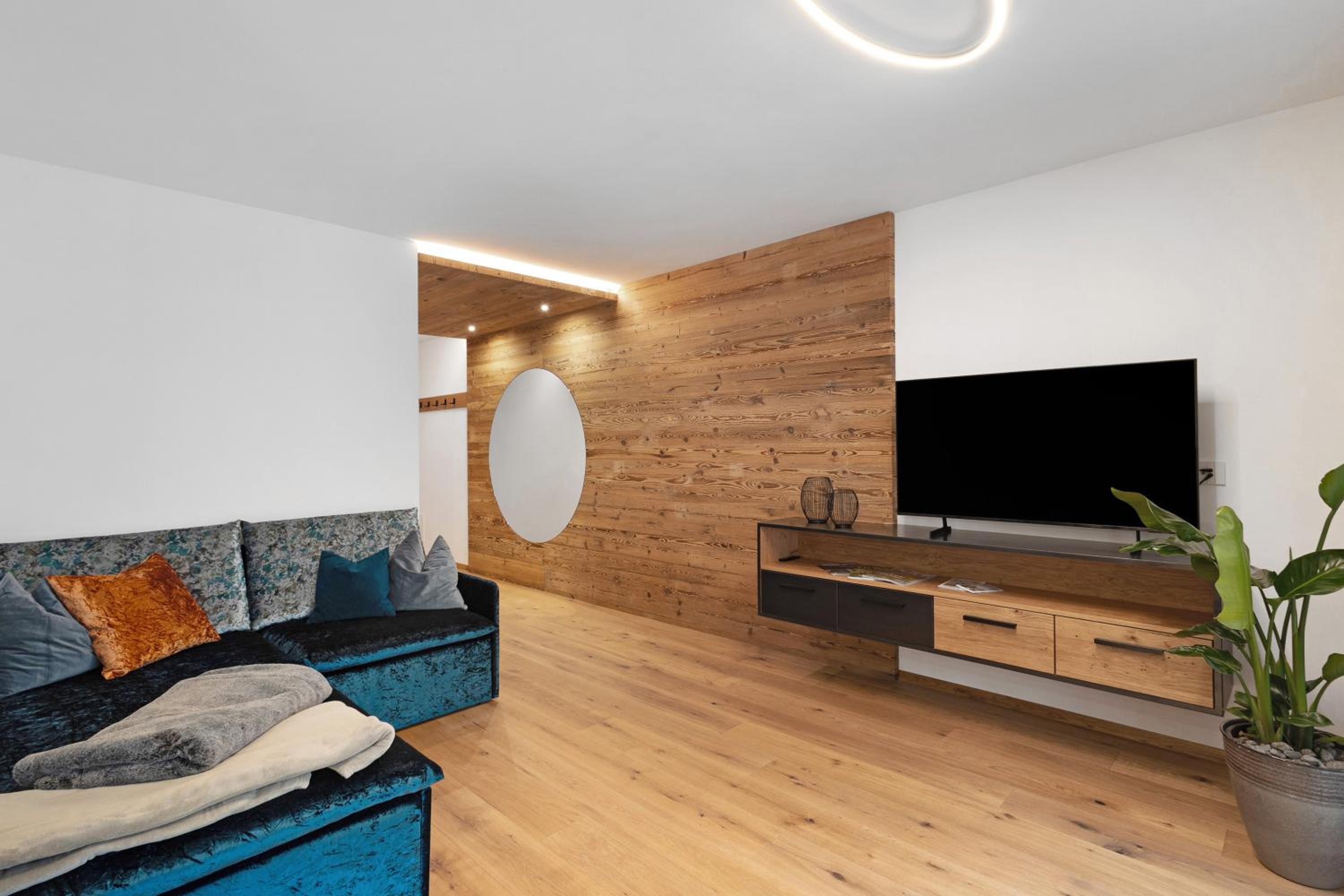 Two-Bedroom Apartment with Mountain View