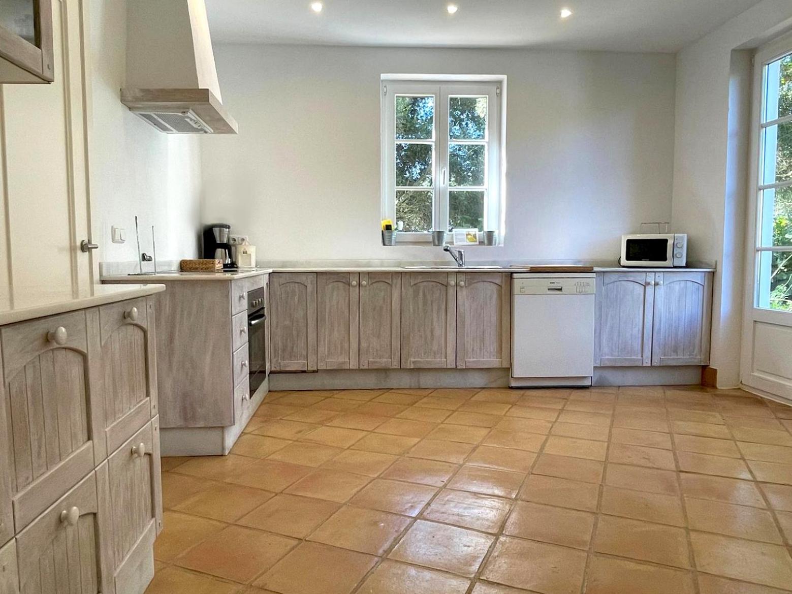 Villa photo 2