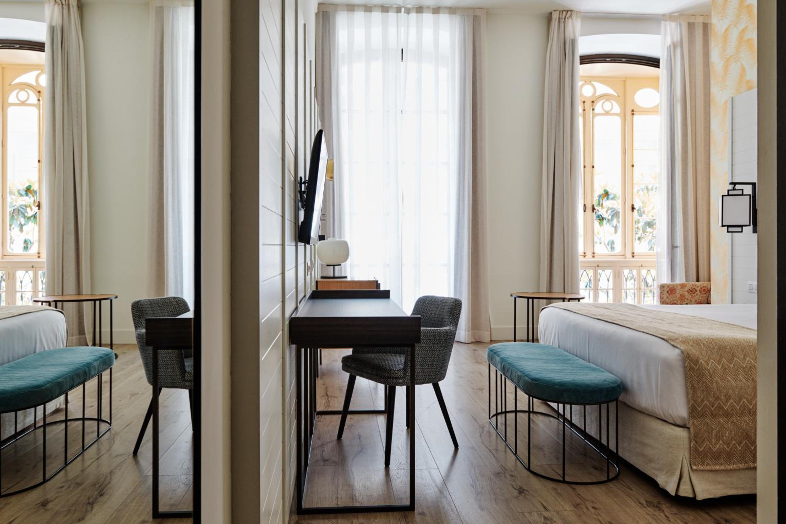 Deluxe Double or Twin Room (1-2 People)