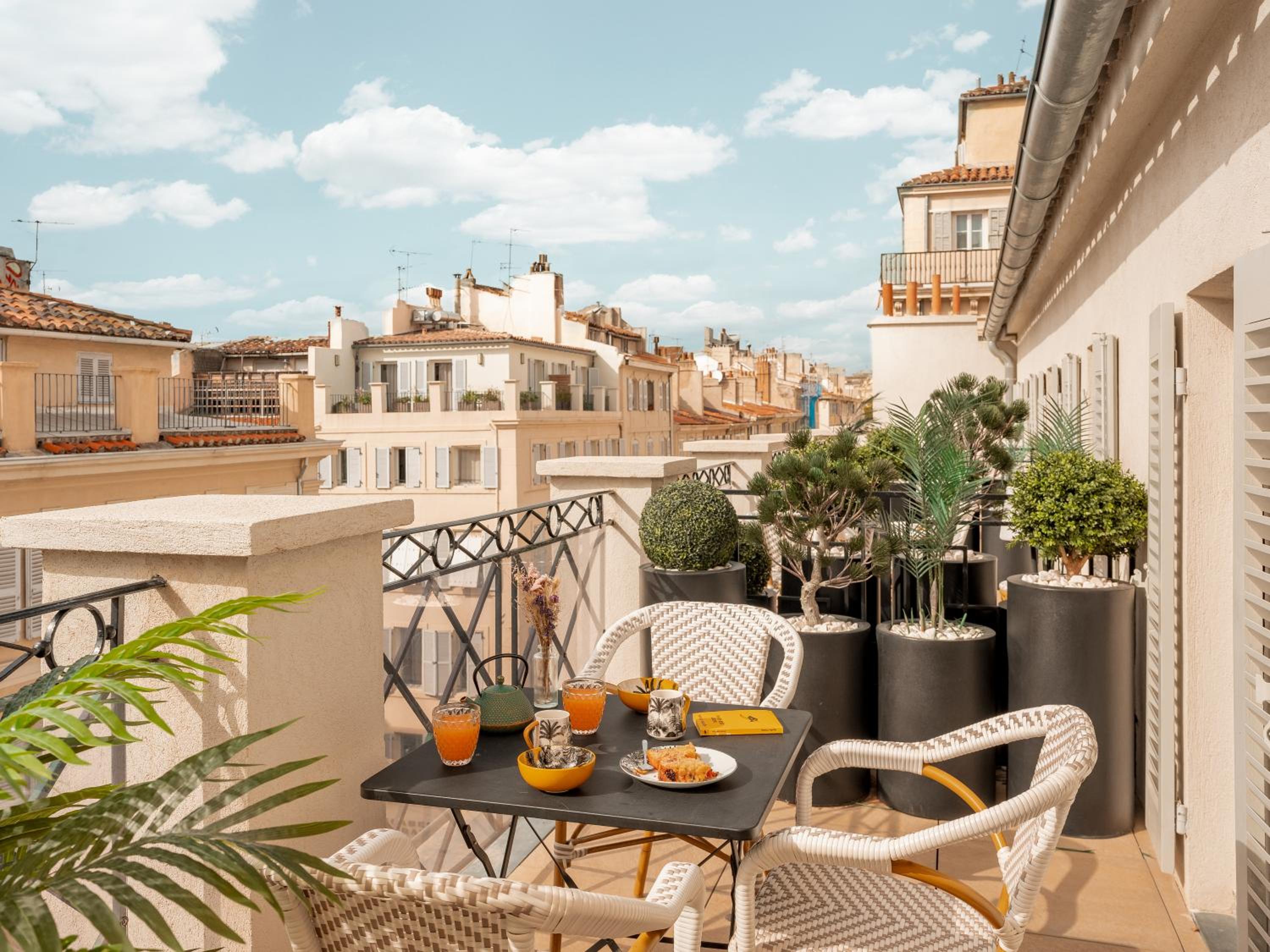 One-Bedroom Duplex Apartment with Terrace photo 3