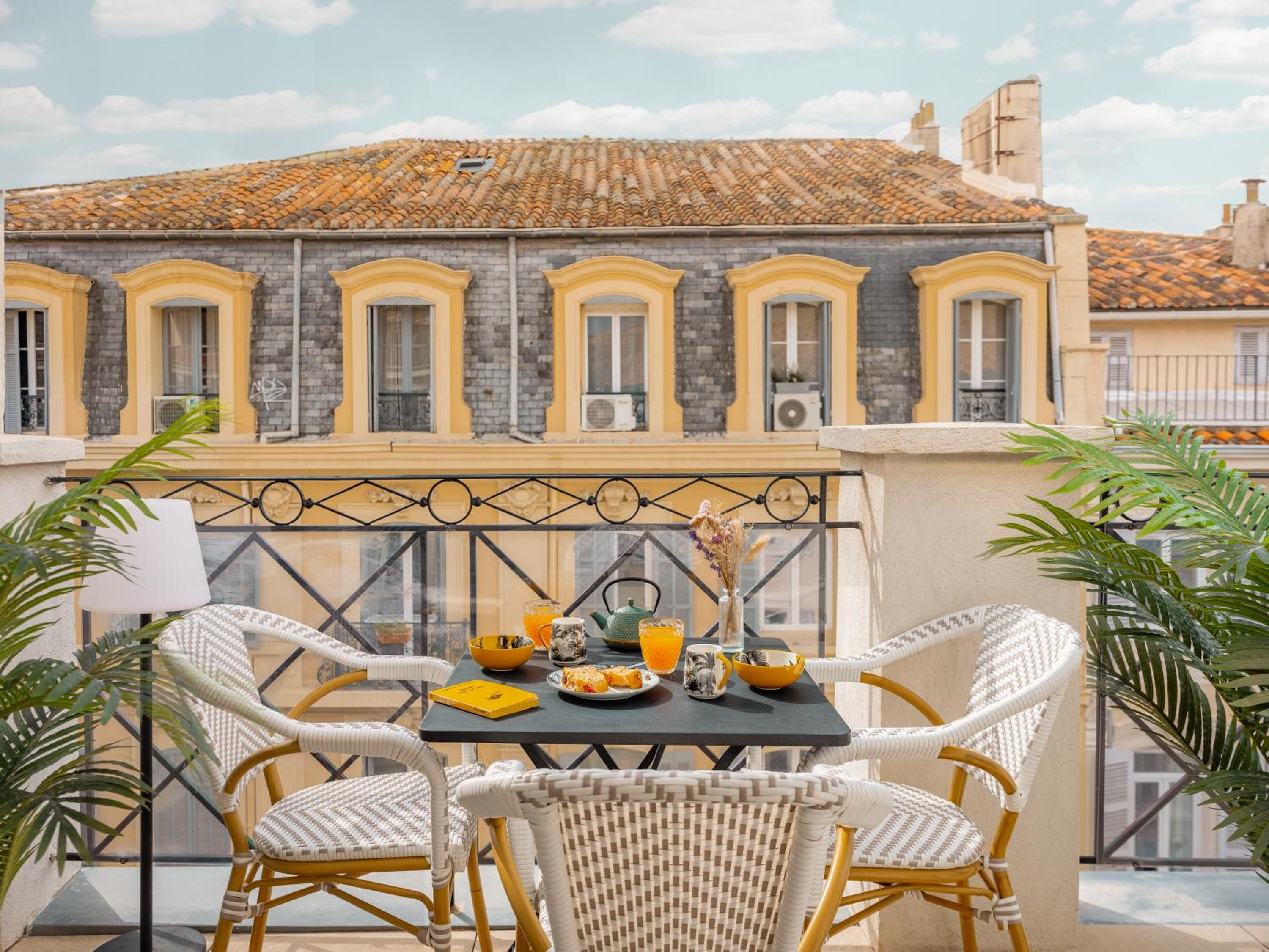 One-Bedroom Duplex Apartment with Terrace photo 2