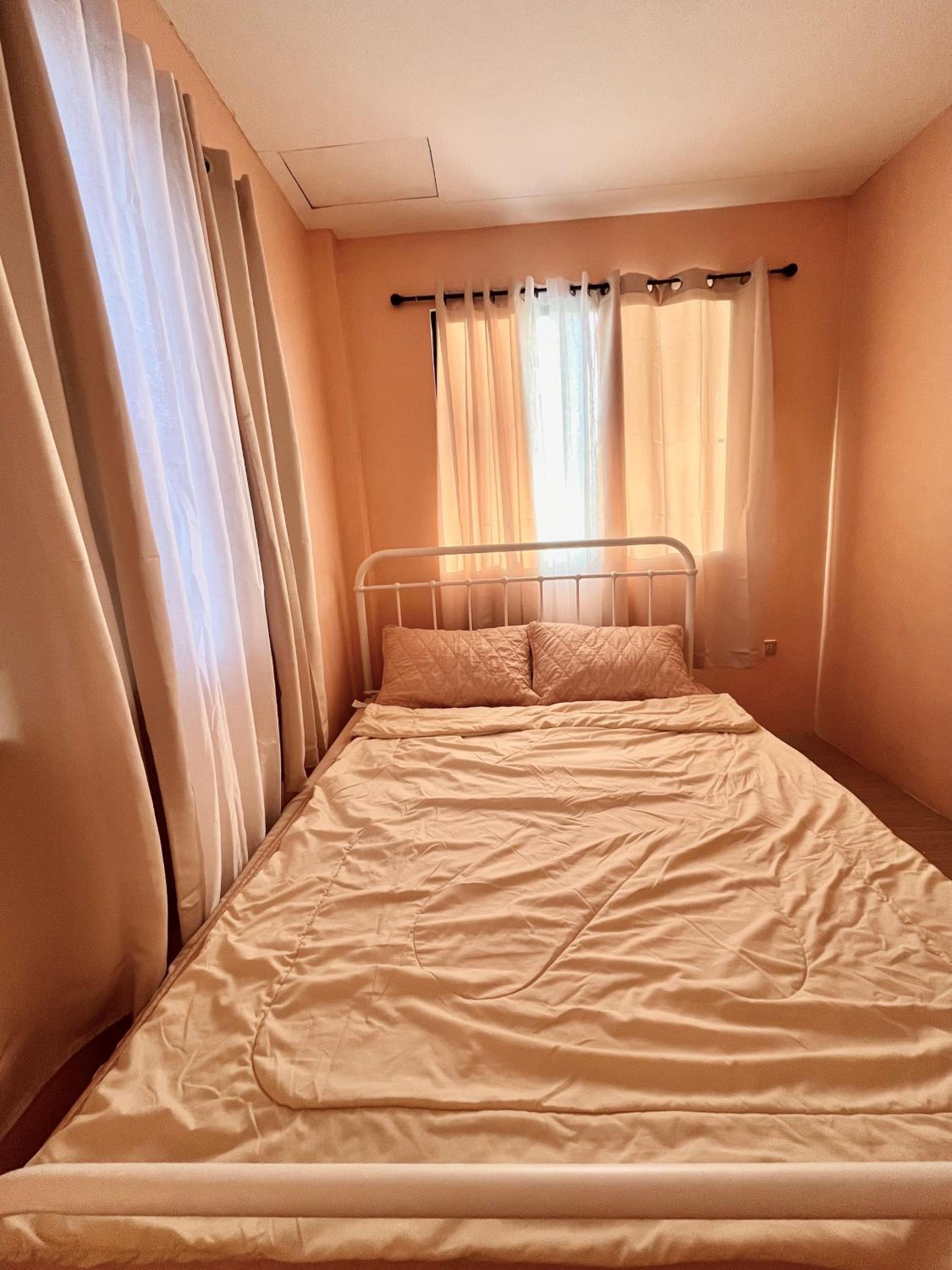 Three-Bedroom Apartment with View photo 2